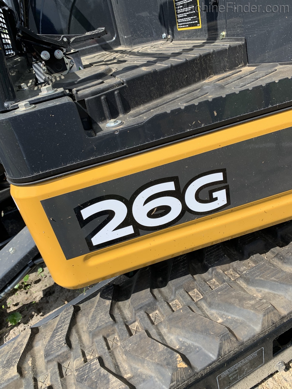 2020 John Deere 26G Image 8