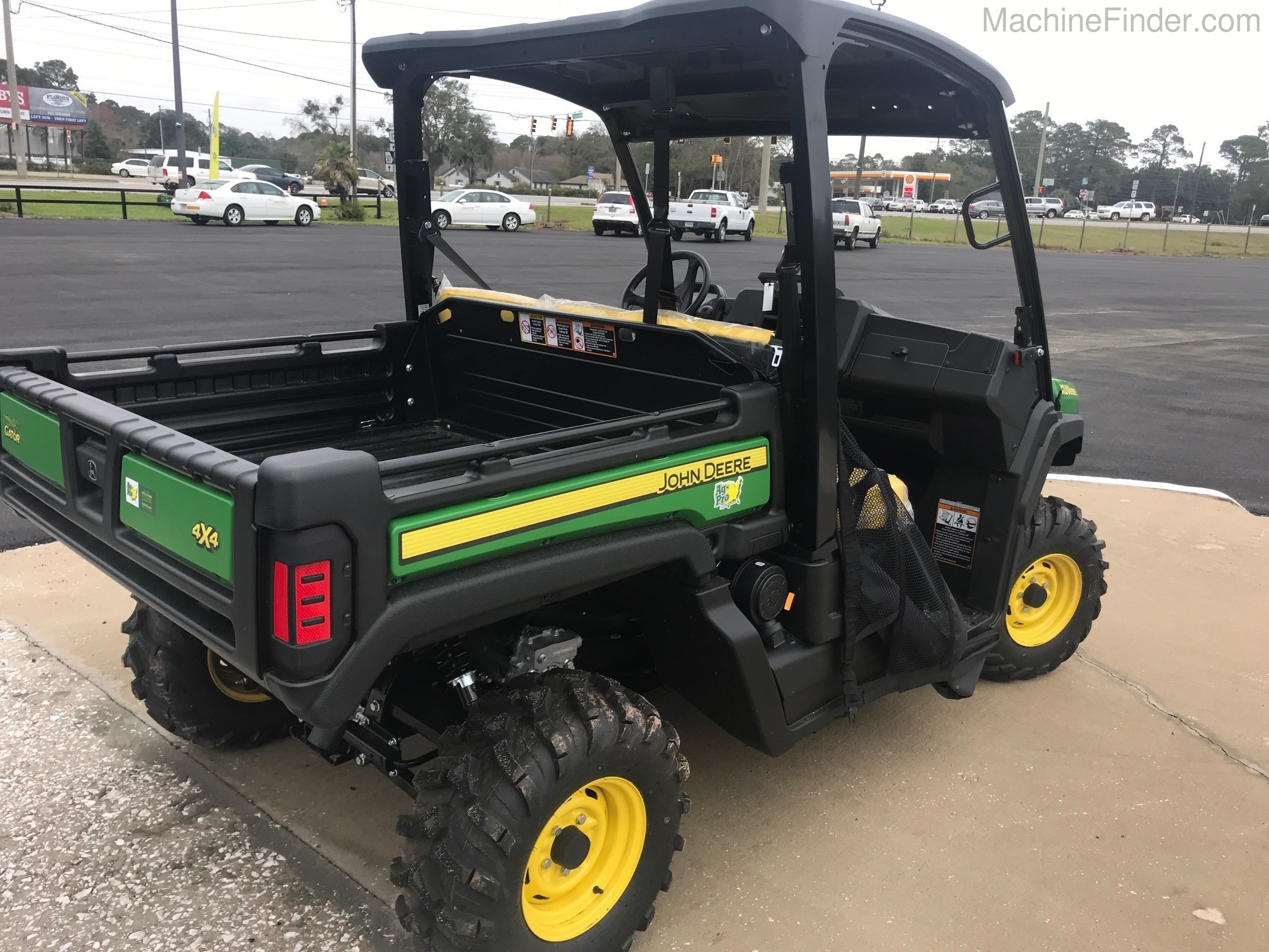 2019 John Deere 835E Image 4