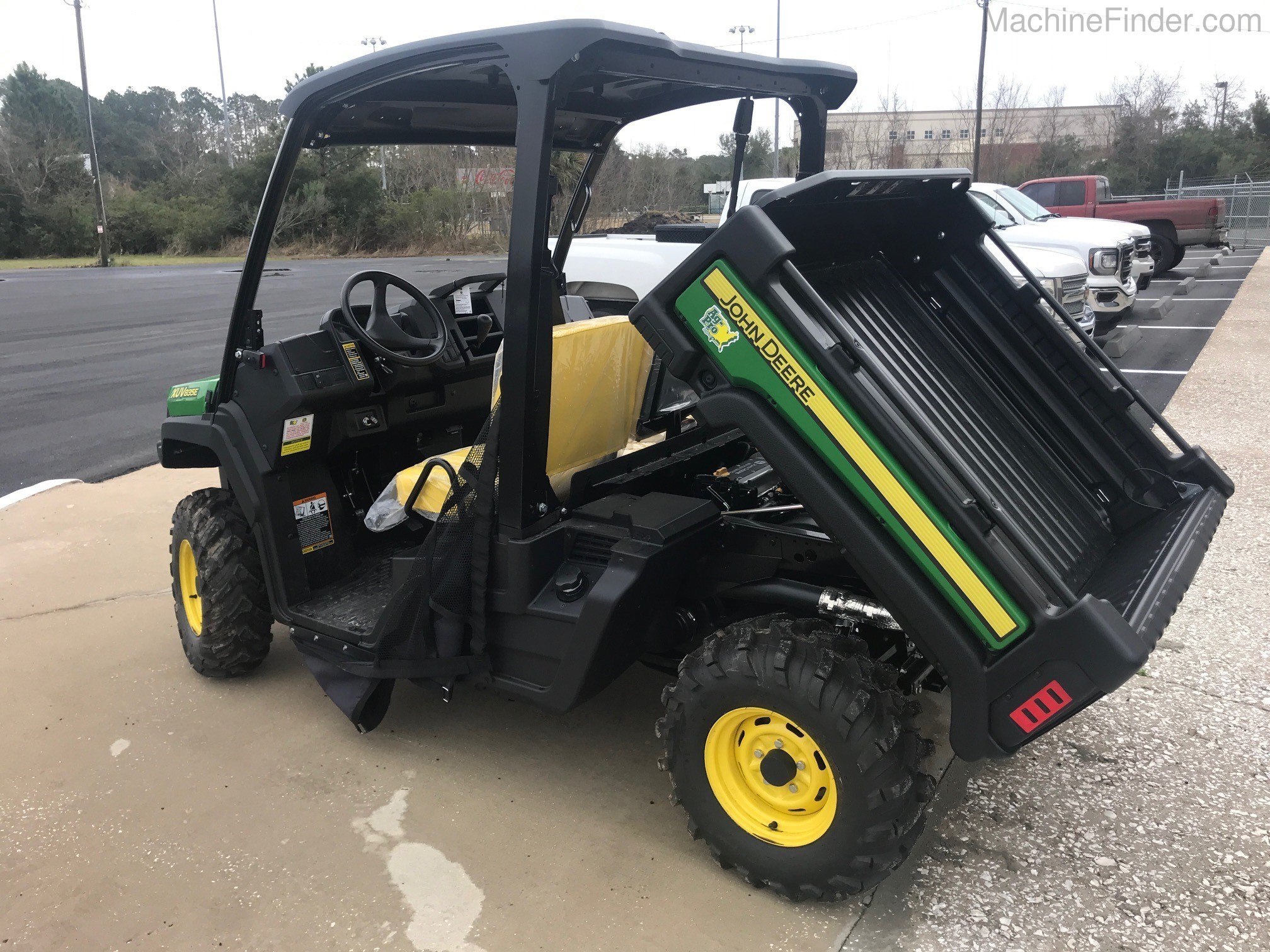 2019 John Deere 835E Image 6