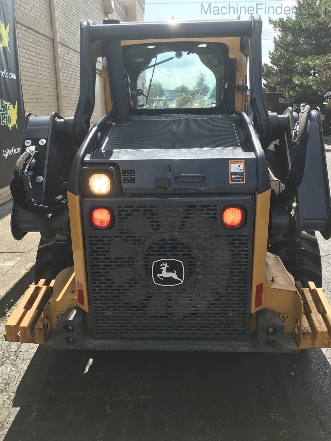 2017 John Deere 324E Image 4