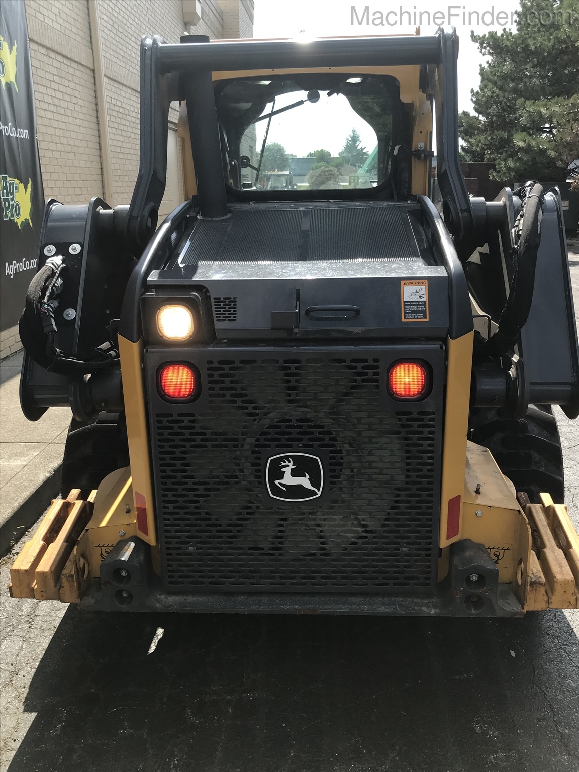 2017 John Deere 324E Image 3