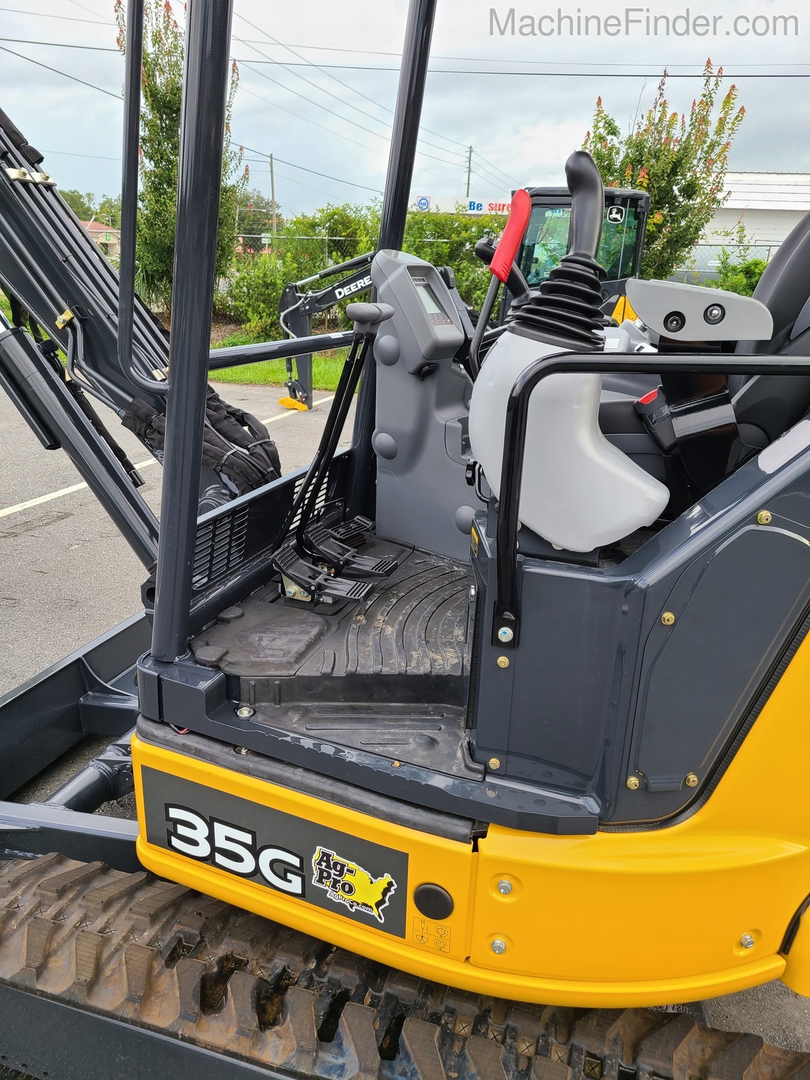 2020 John Deere 35G Image 9
