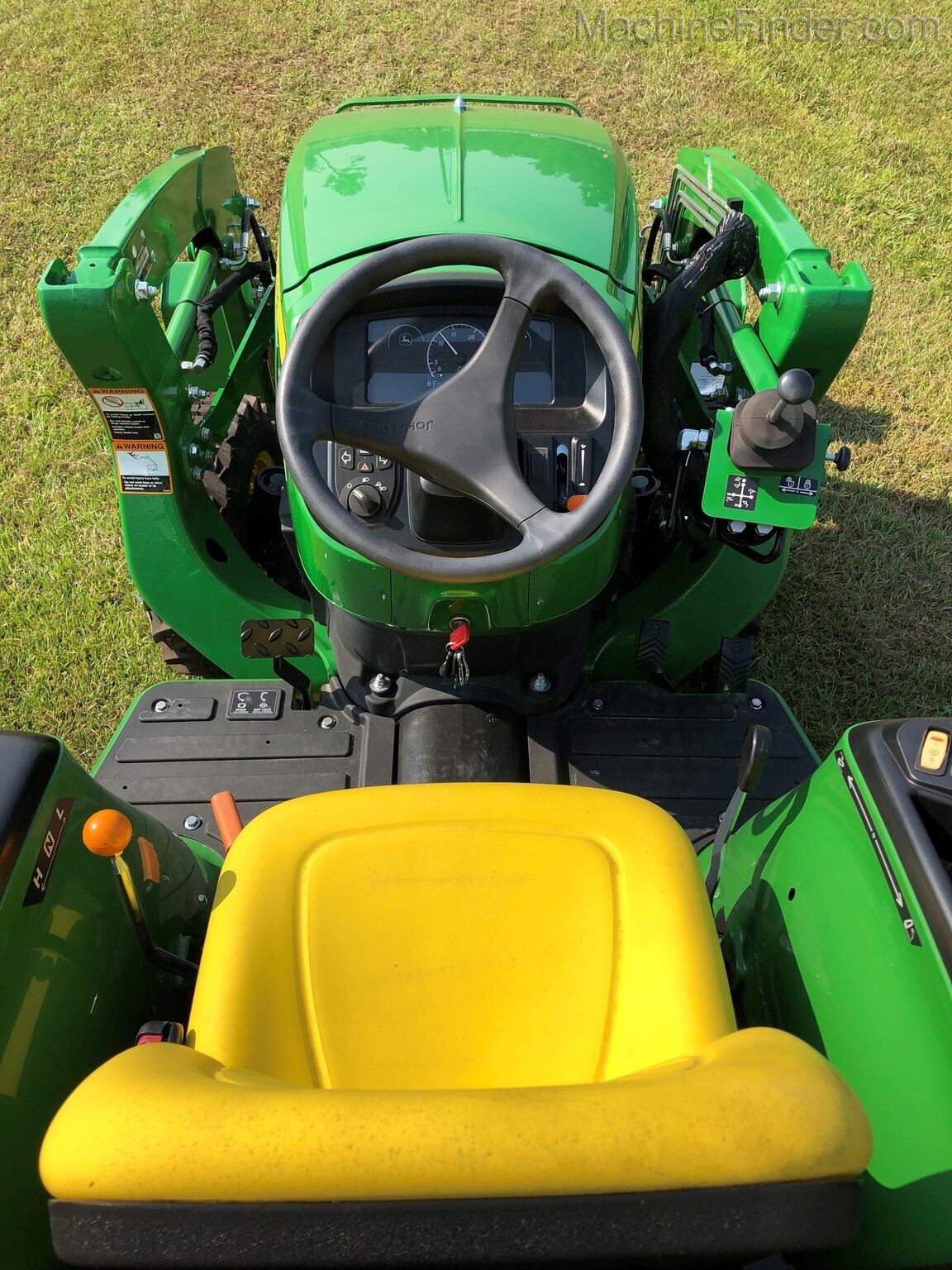 2020 John Deere 3038E Image 5