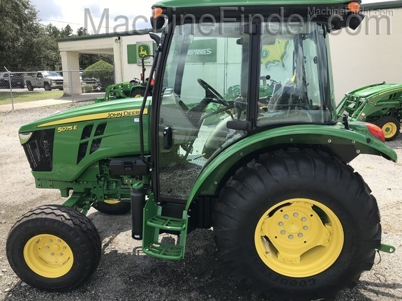 2020 John Deere 5075E Image 3