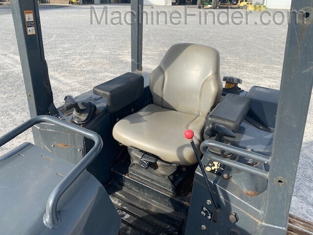2014 John Deere 450J Image 10