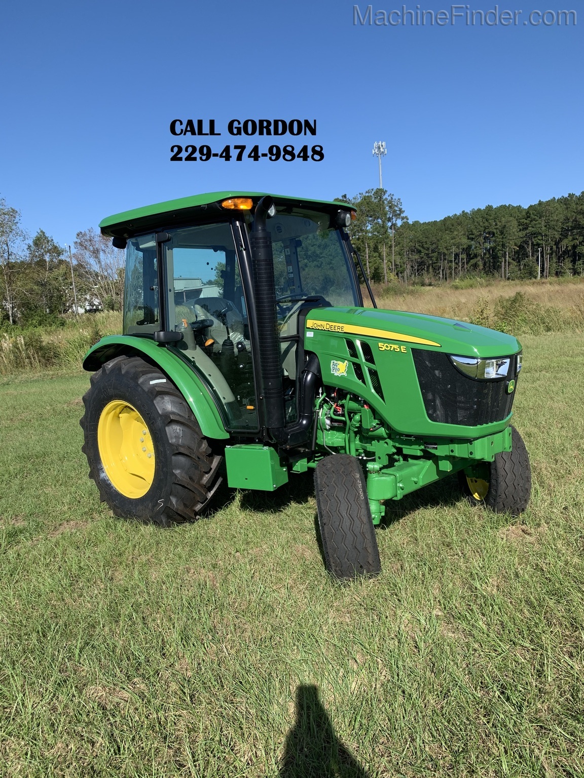 2020 John Deere 5075E Image 10