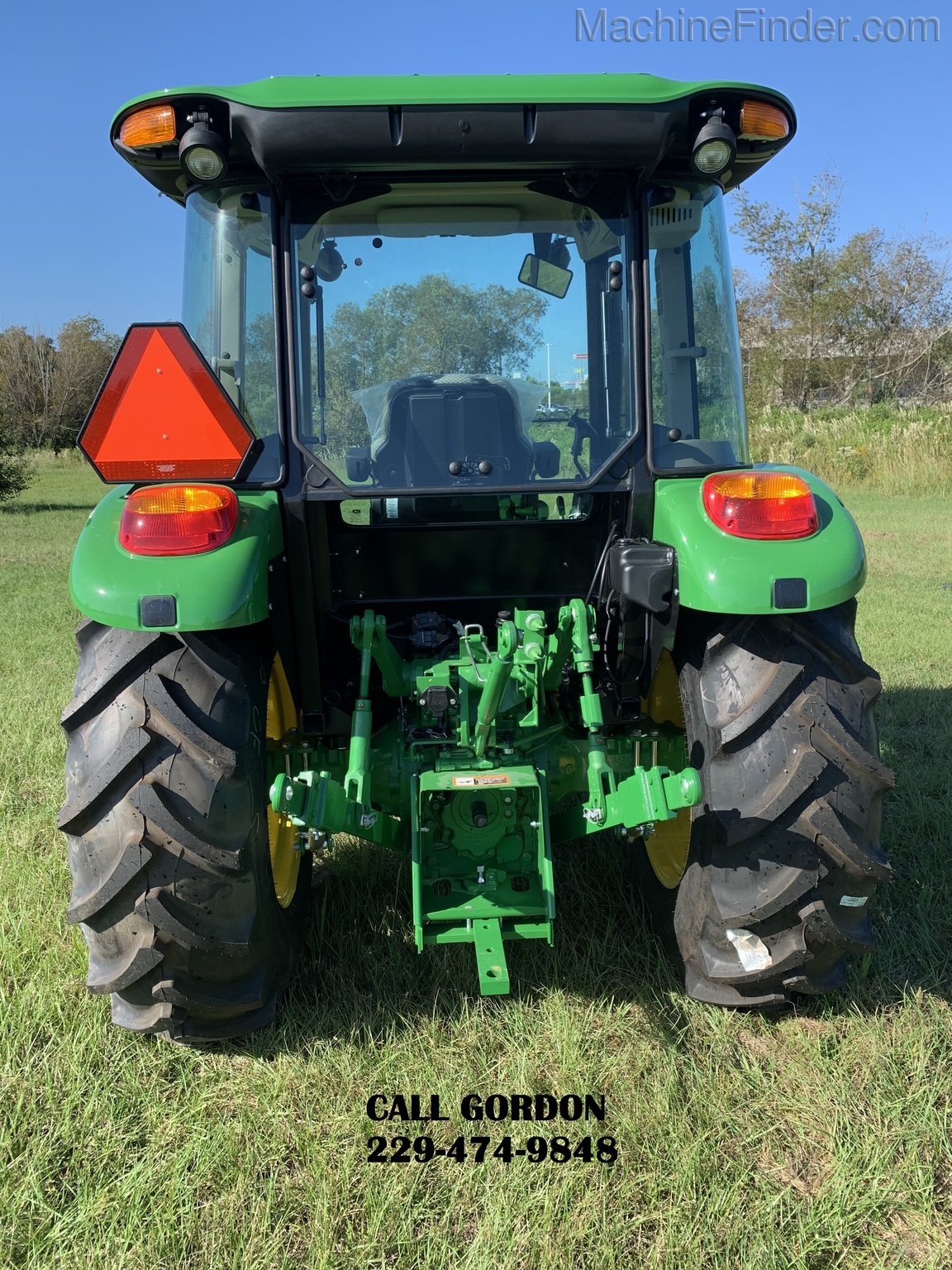 2020 John Deere 5075E Image 4