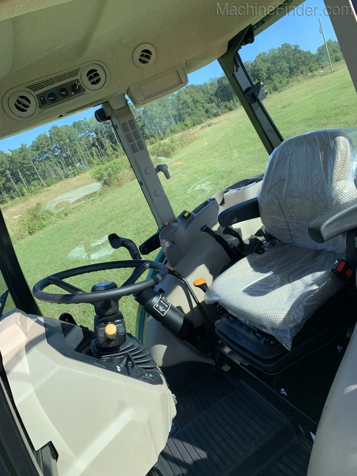 2020 John Deere 5075E Image 7