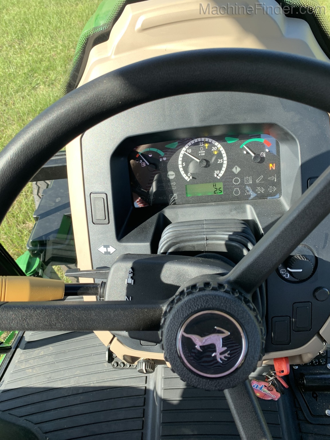 2020 John Deere 5075E Image 8