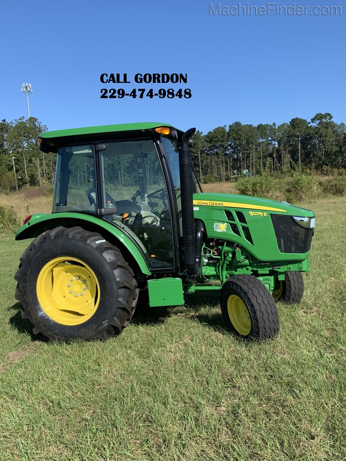 2020 John Deere 5075E Image 9