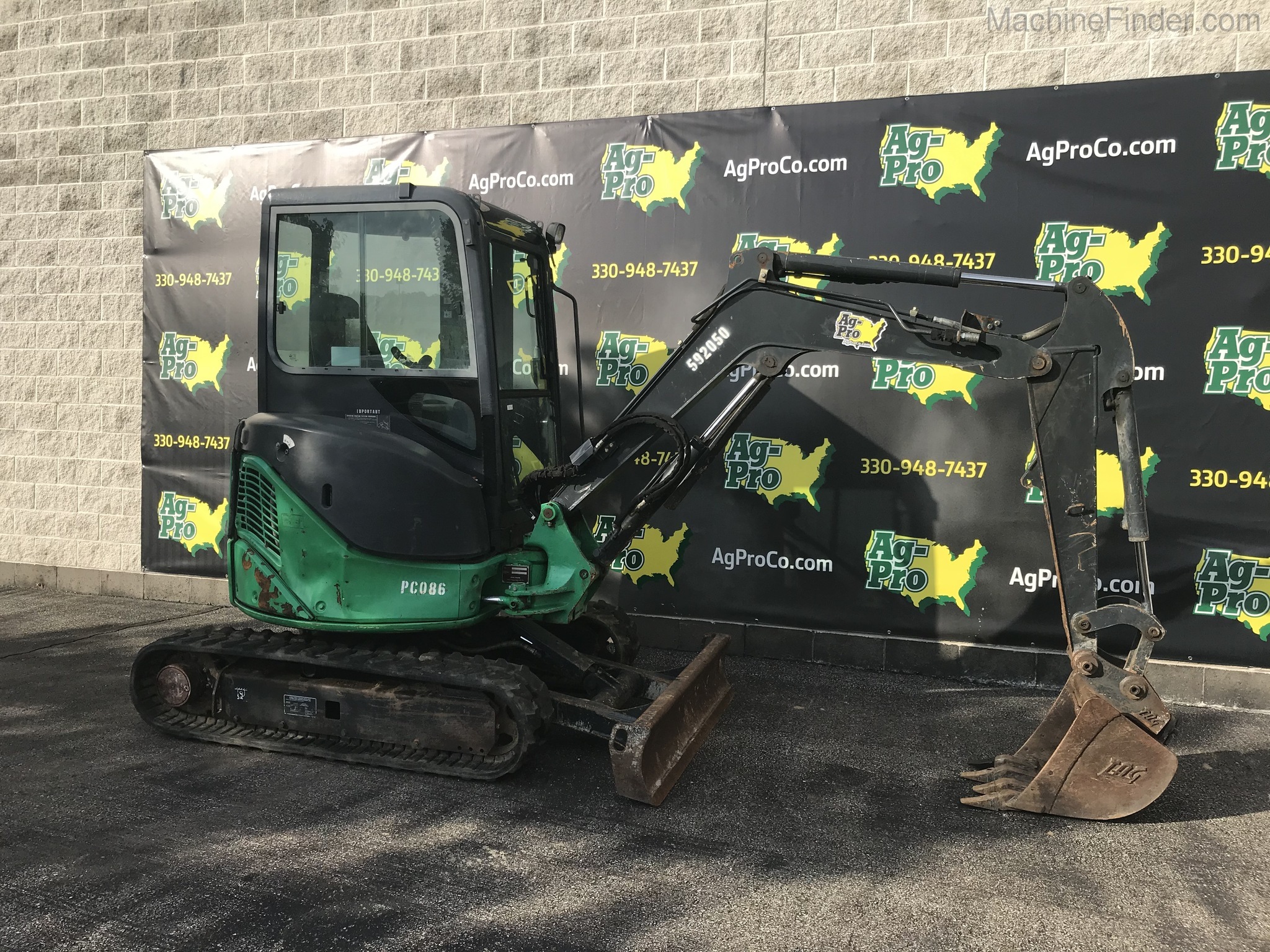 2014 John Deere 27D Image 4