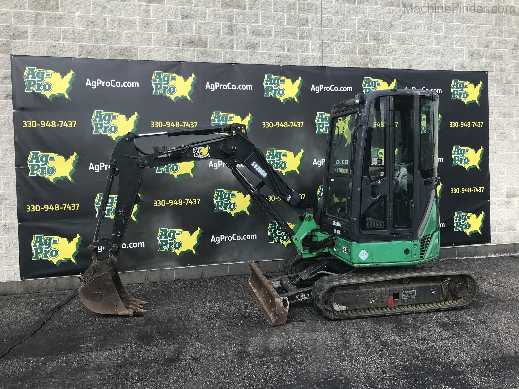 2014 John Deere 27D Image 1