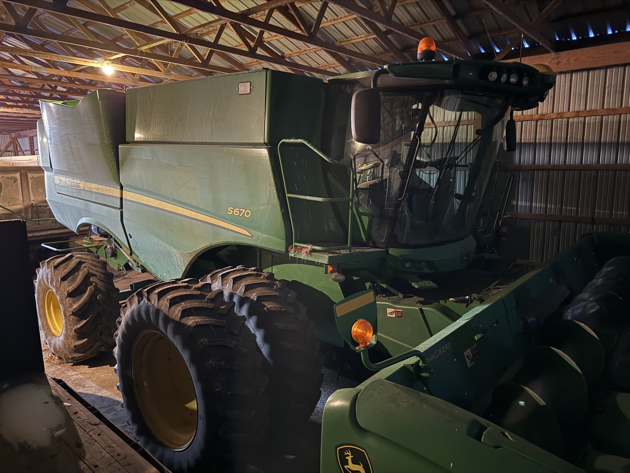 2014 John Deere S670 Image 1