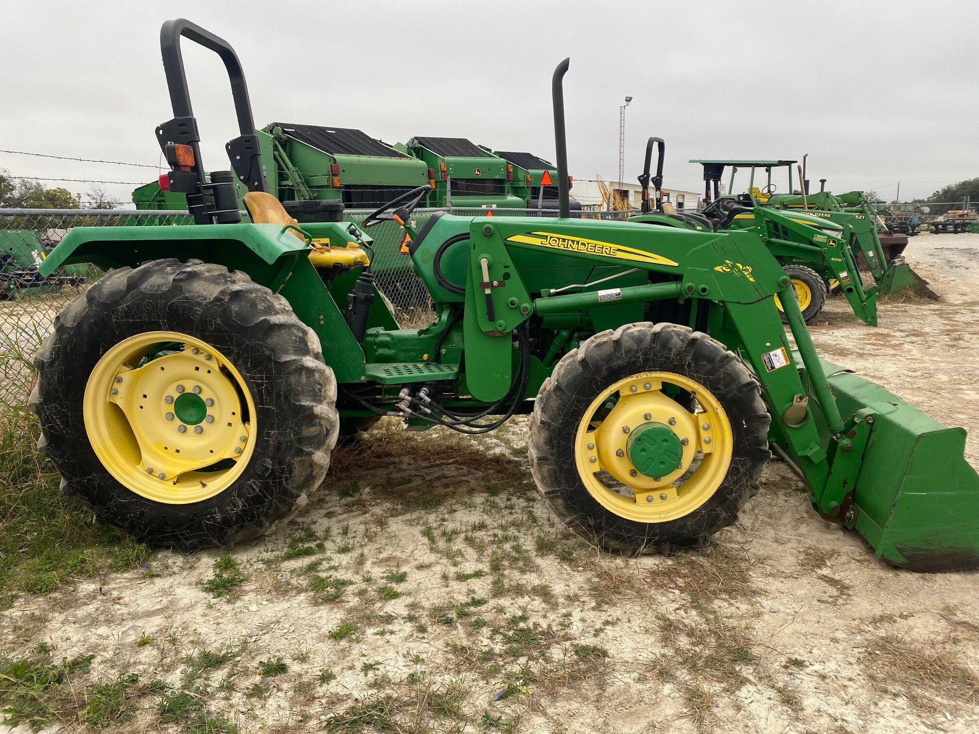 John Deere 5203 Image 6