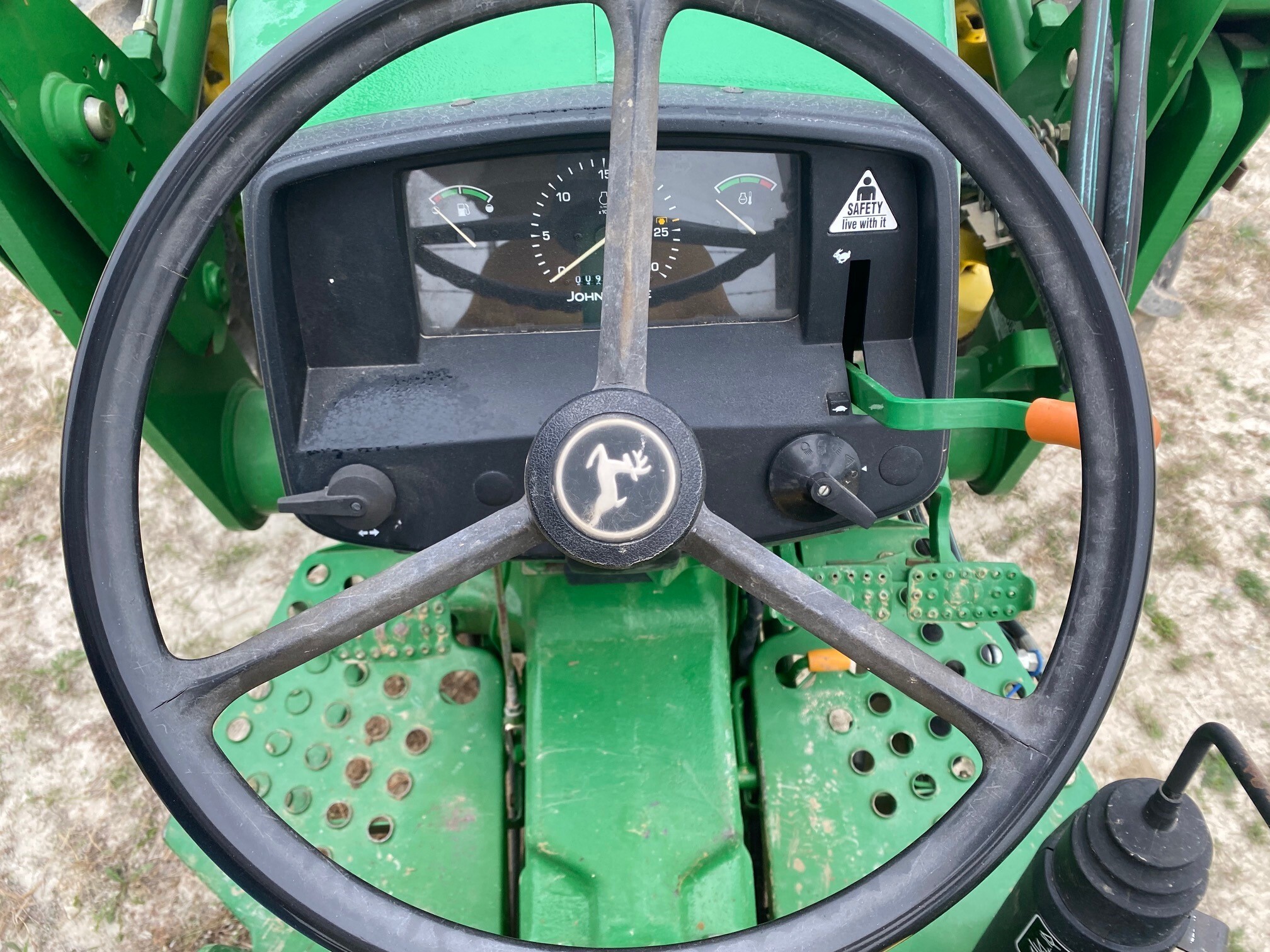 John Deere 5203 Image 4