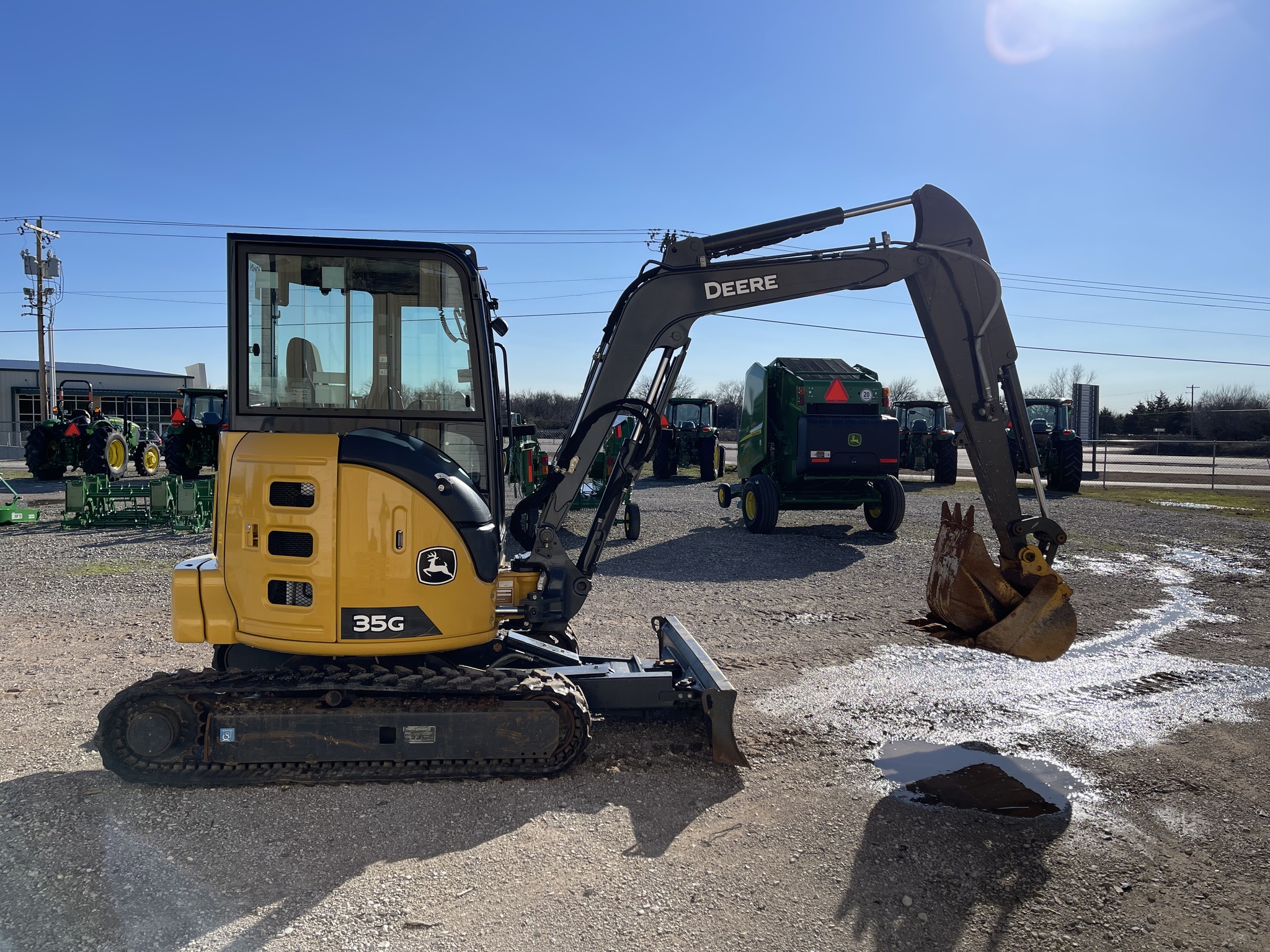 2021 John Deere 35G Image 6