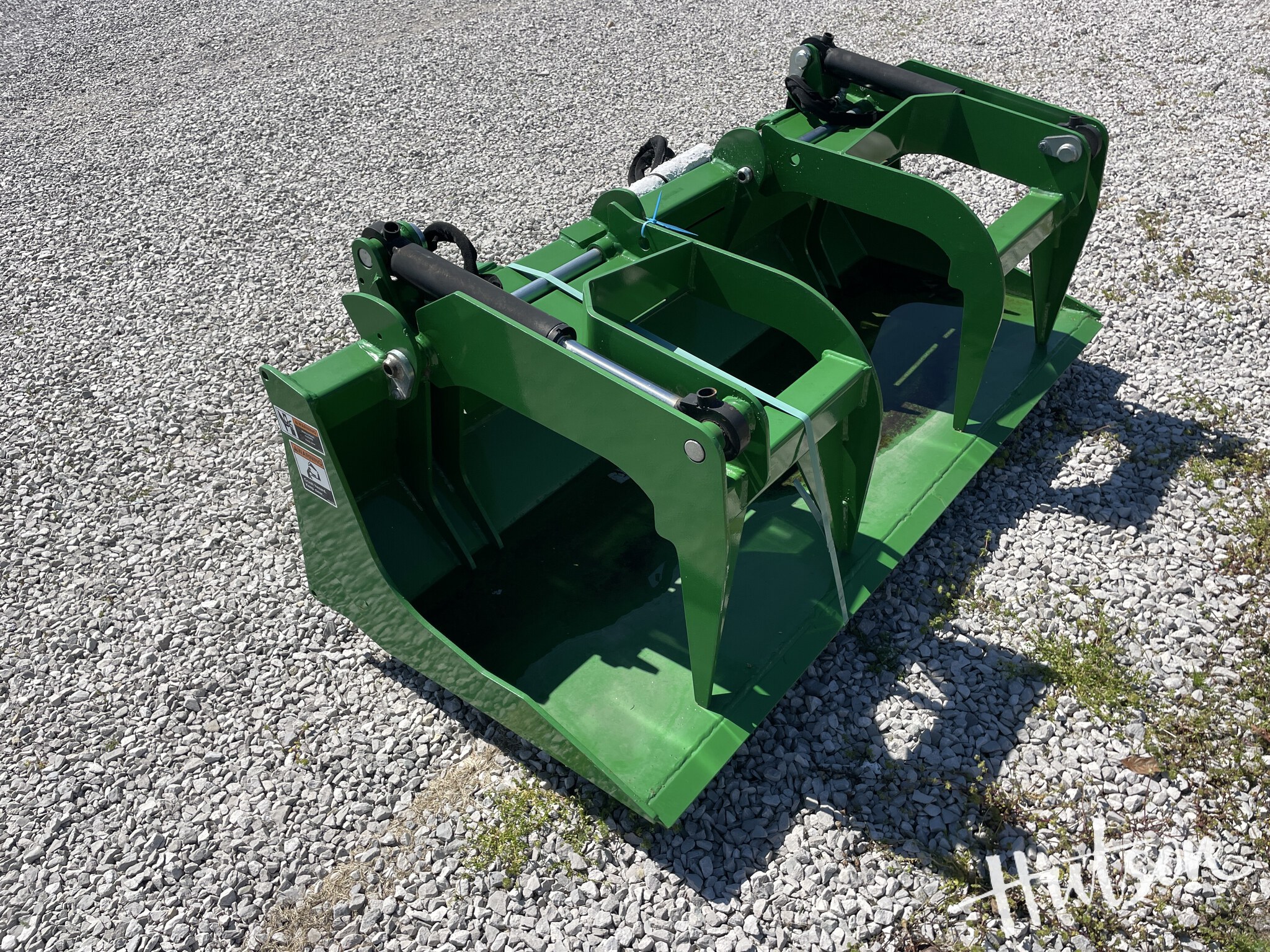 2022 Frontier AD11E-72