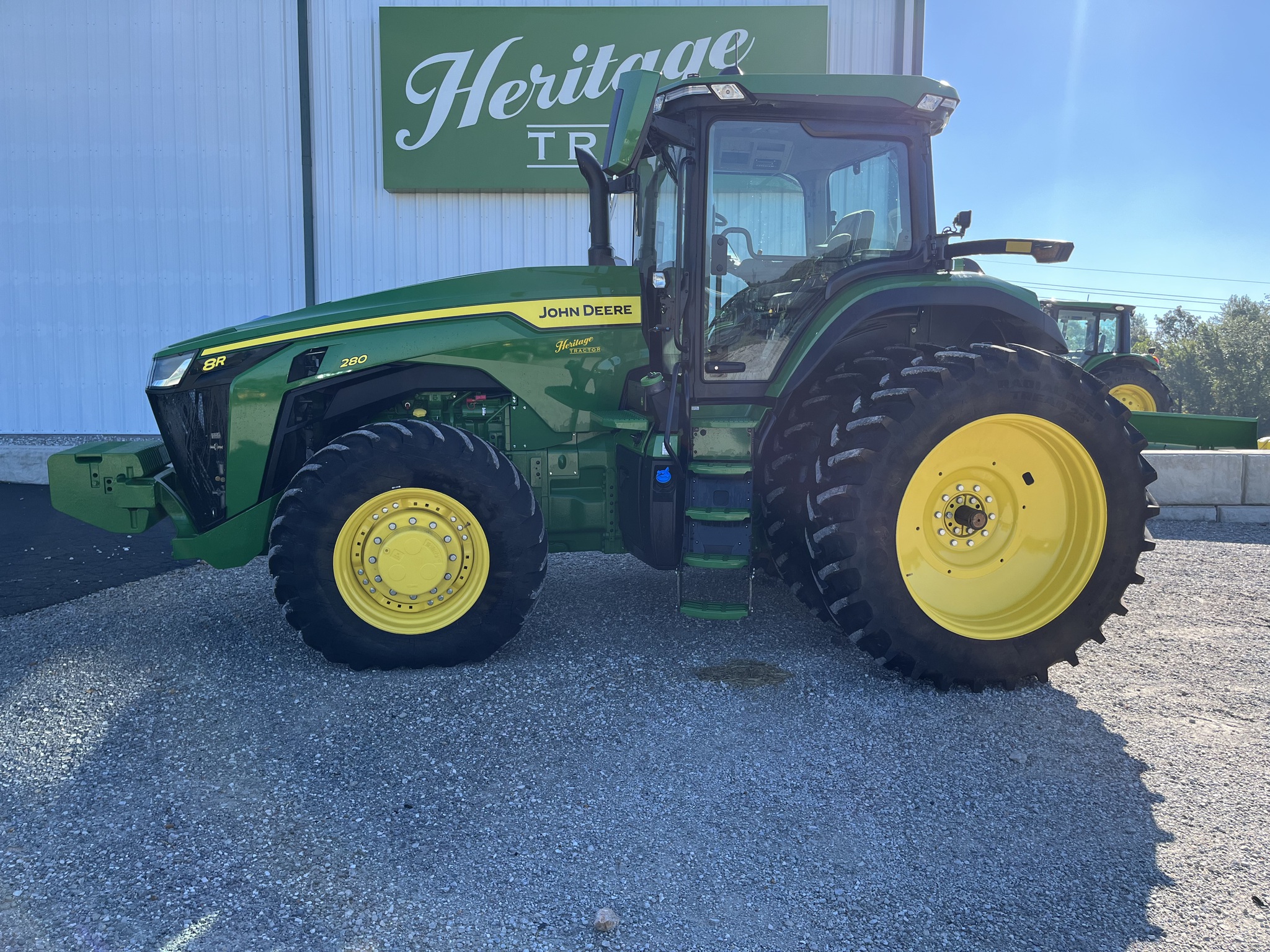  2023 John Deere 8R 280 at Heritage Tractor in Joplin, MO