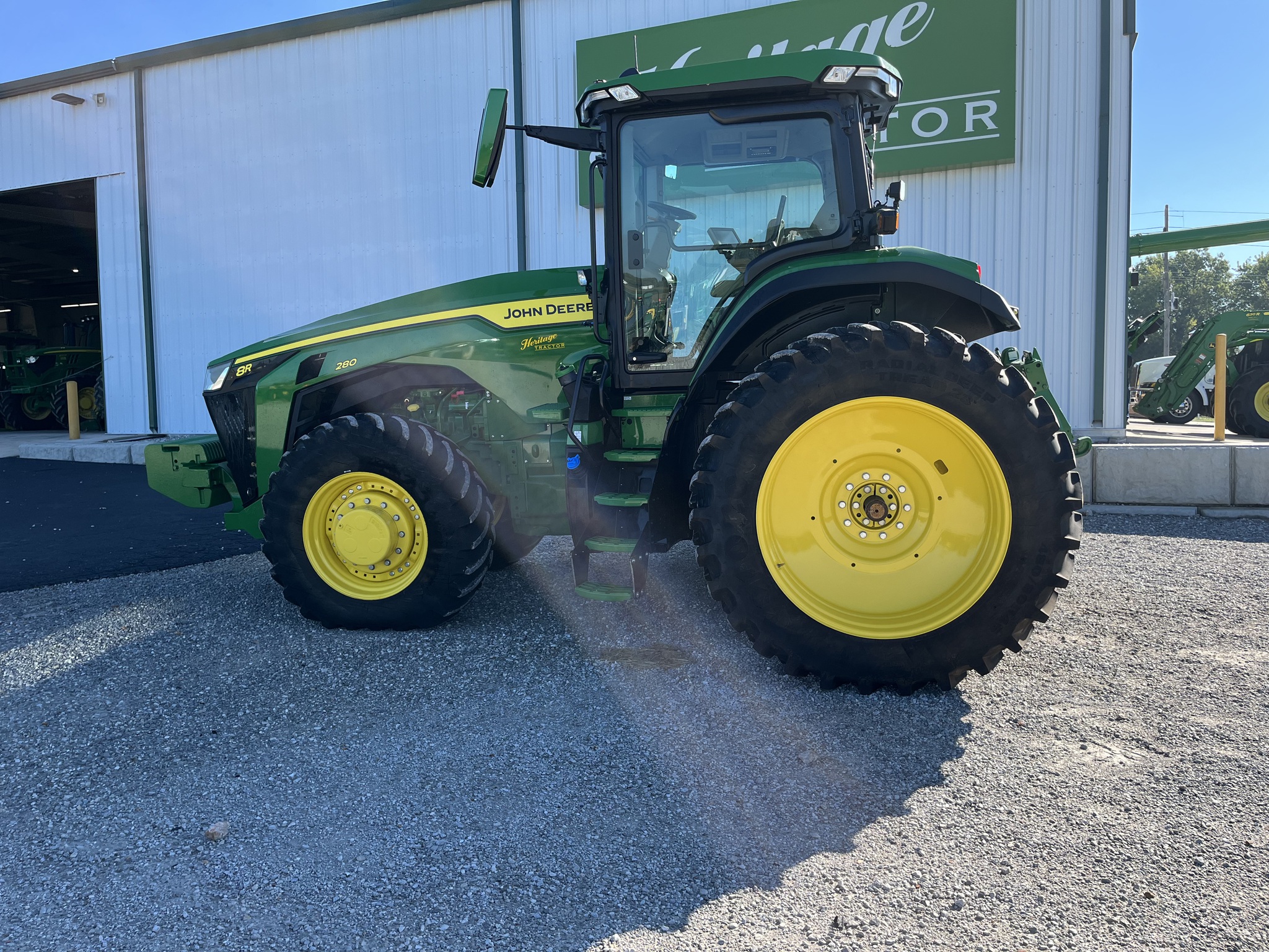  2023 John Deere 8R 280 at Heritage Tractor in Joplin, MO