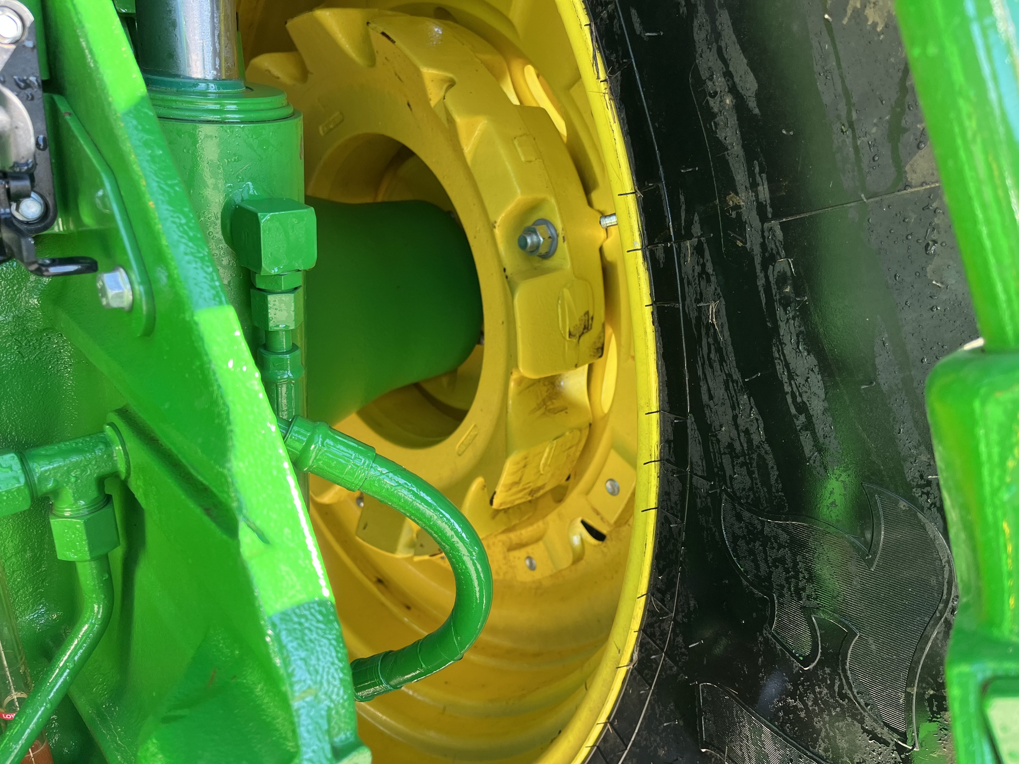  2023 John Deere 8R 280 at Heritage Tractor in Joplin, MO