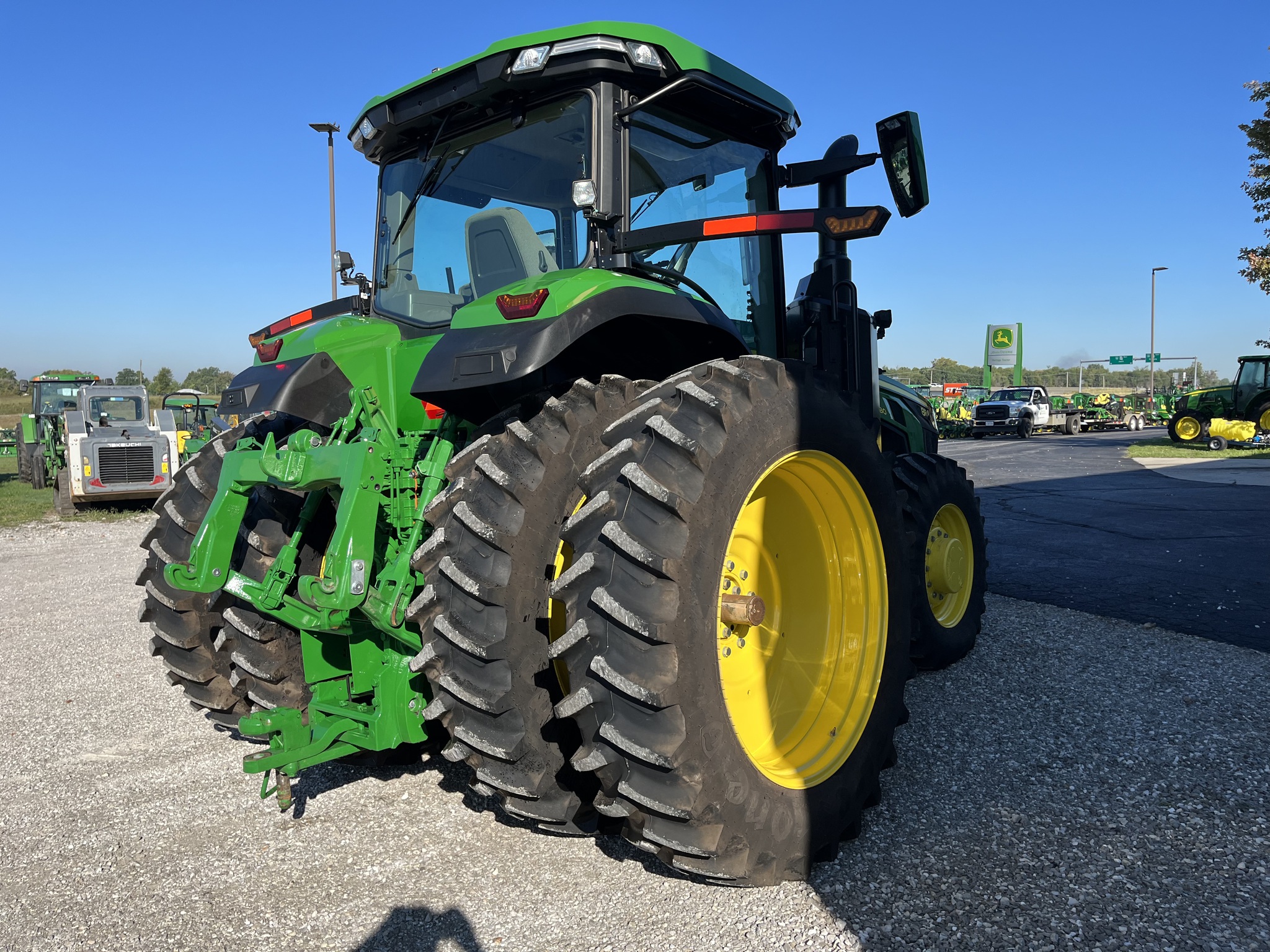  2023 John Deere 8R 280 at Heritage Tractor in Joplin, MO