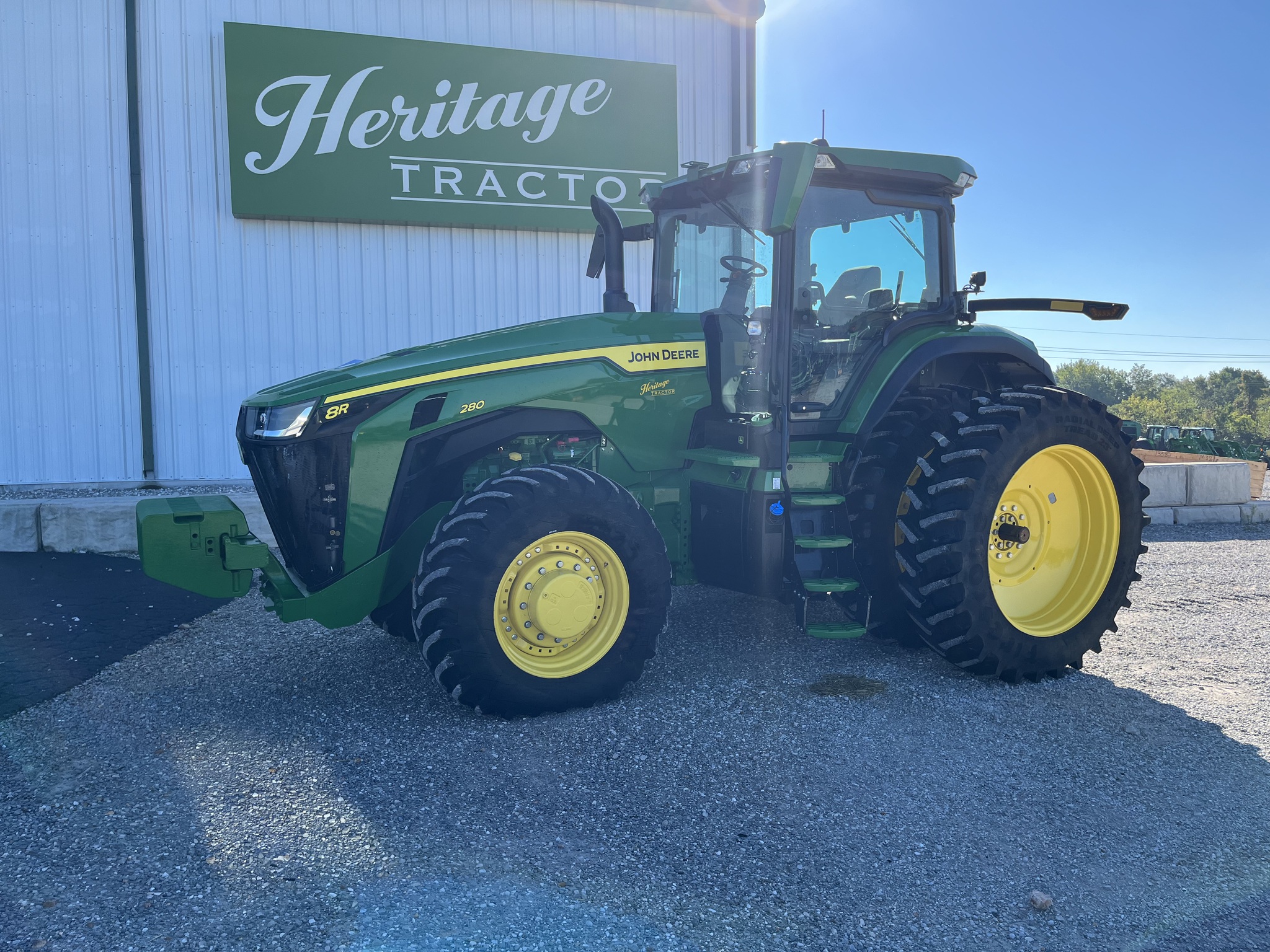  2023 John Deere 8R 280 at Heritage Tractor in Joplin, MO