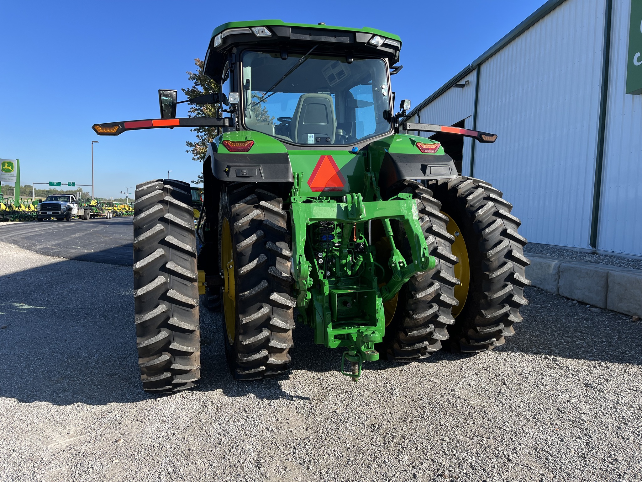  2023 John Deere 8R 280 at Heritage Tractor in Joplin, MO