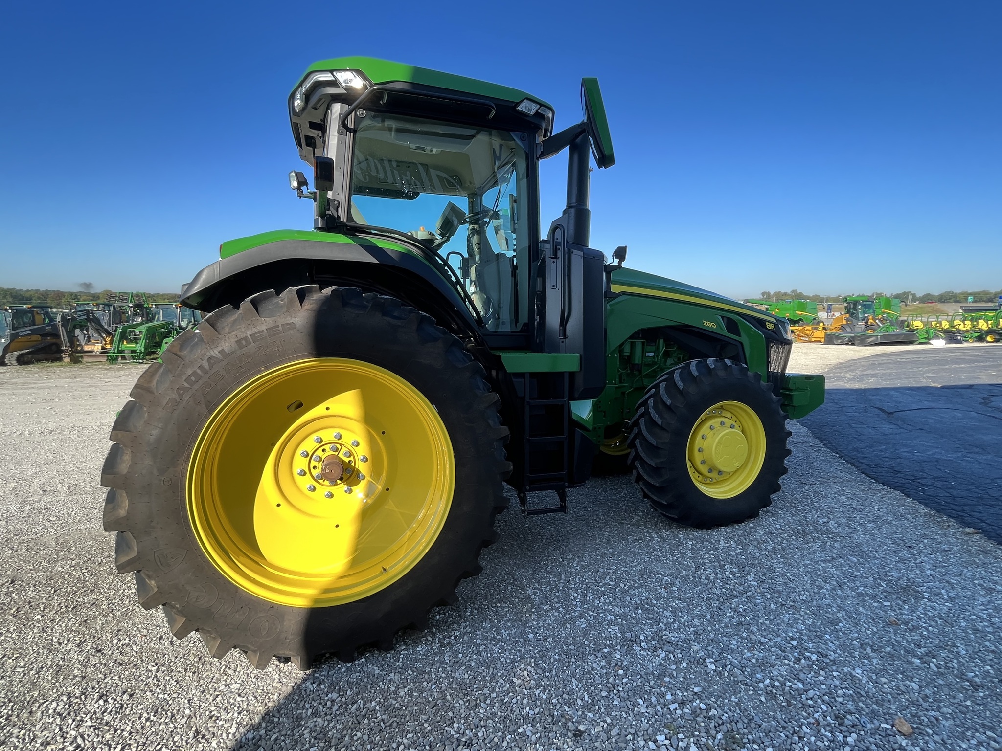 2023 John Deere 8R 280 at Heritage Tractor in Joplin, MO