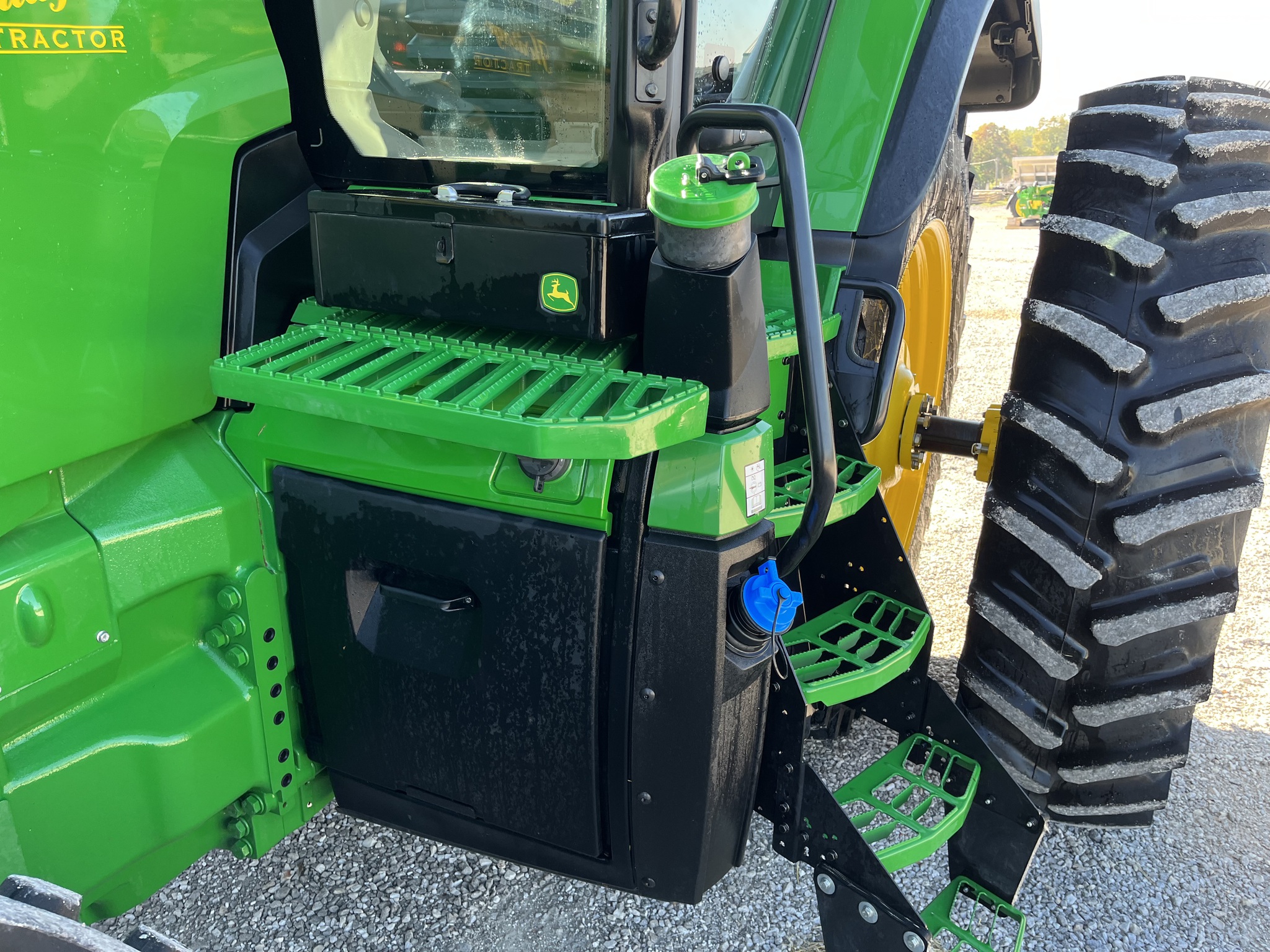  2023 John Deere 8R 280 at Heritage Tractor in Joplin, MO