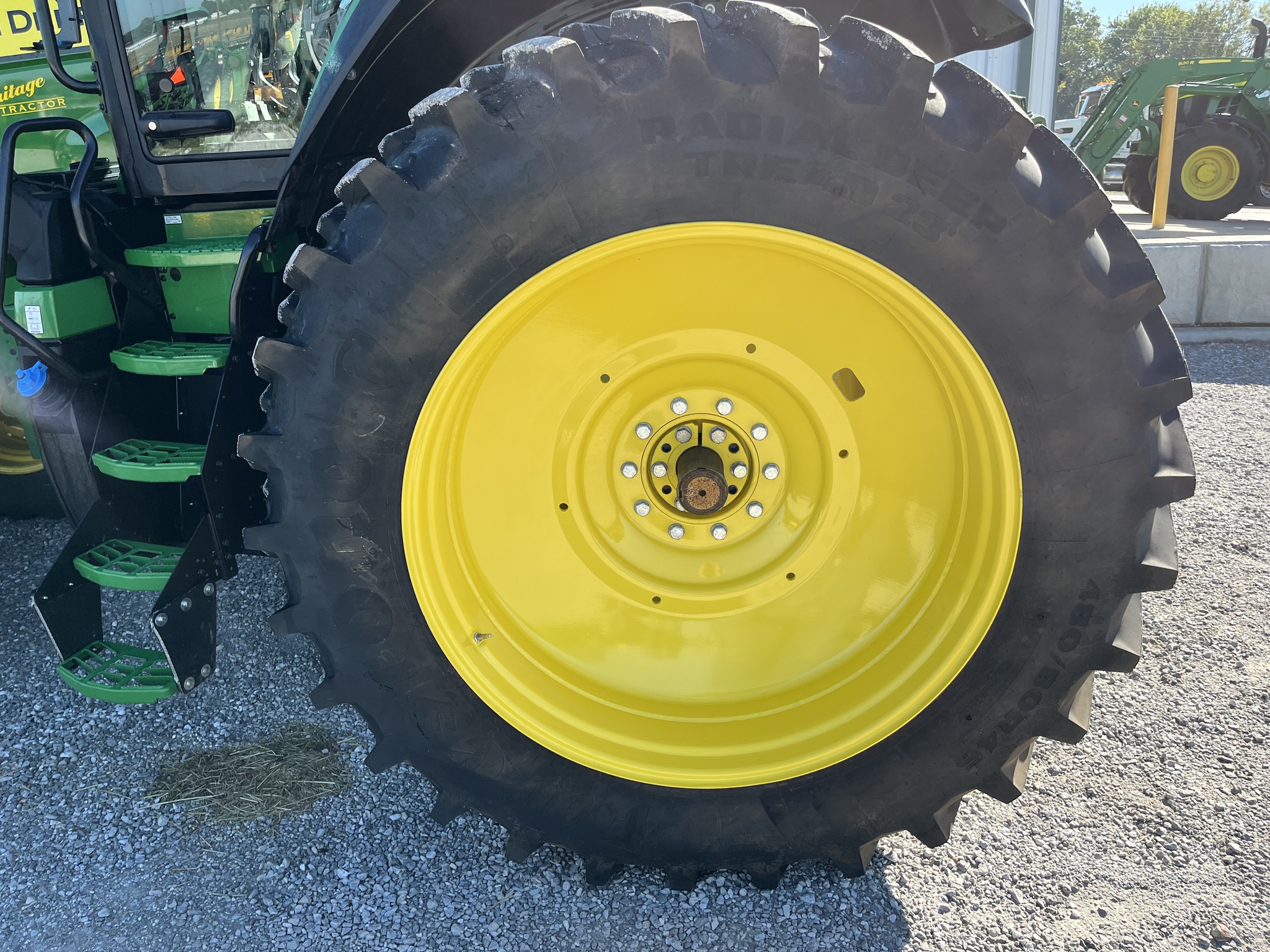  2023 John Deere 8R 280 at Heritage Tractor in Joplin, MO