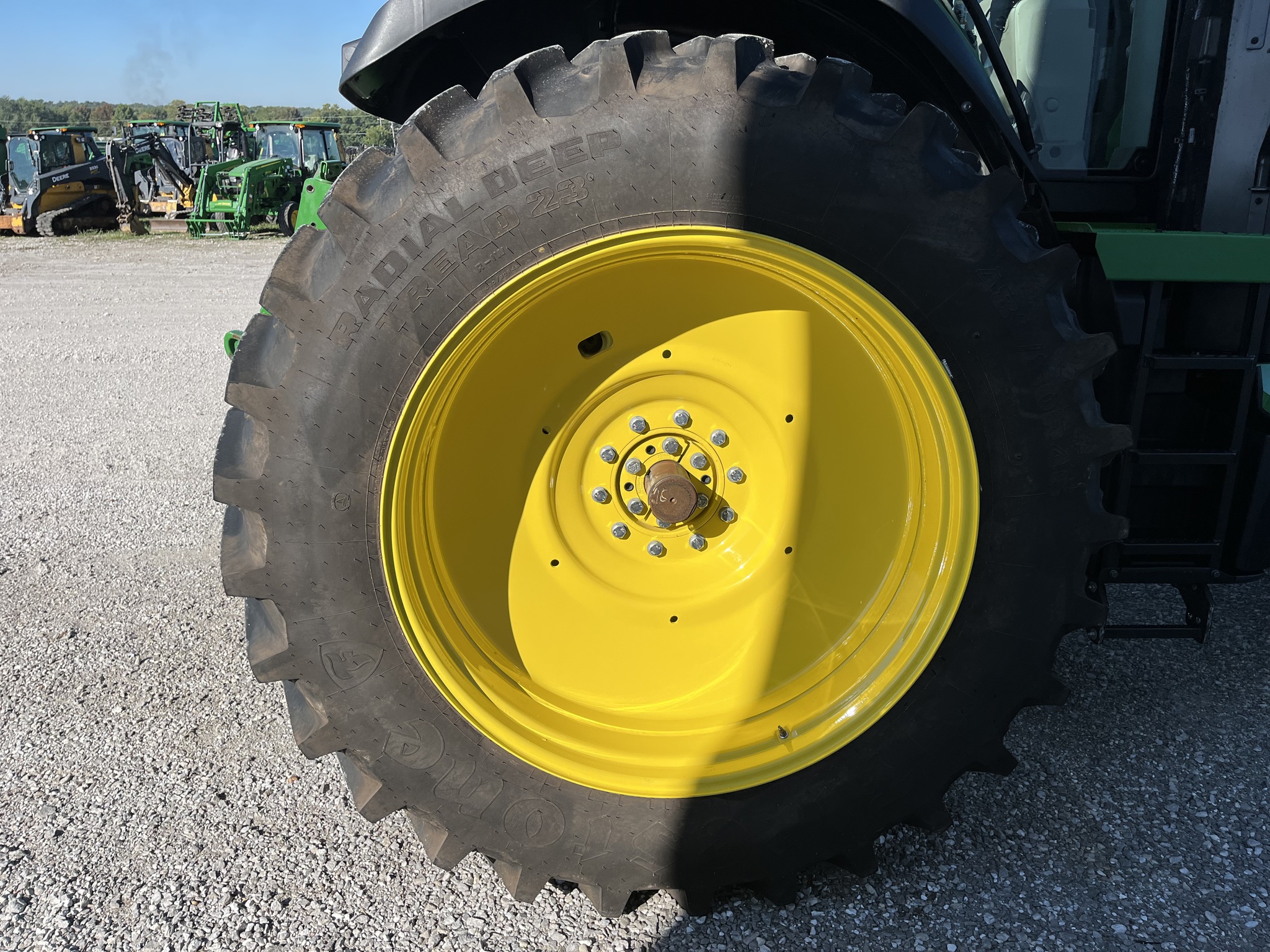  2023 John Deere 8R 280 at Heritage Tractor in Joplin, MO