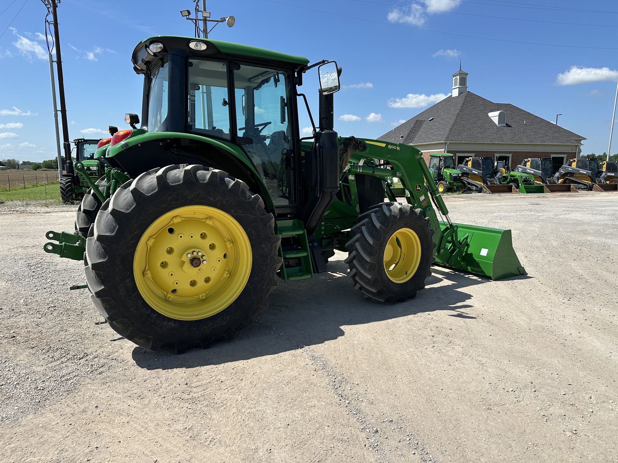 2023 John Deere 6120M Image 7