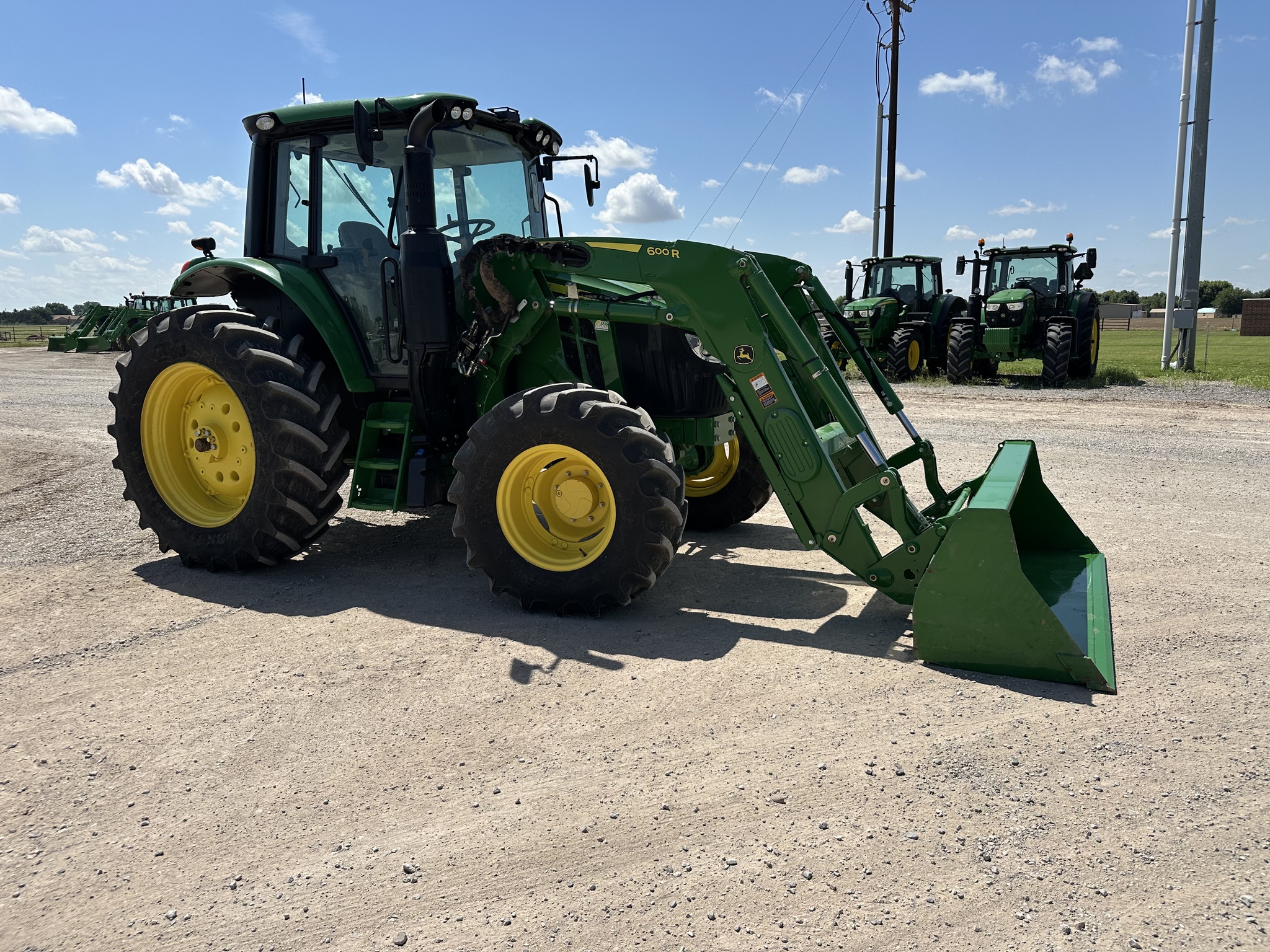 2023 John Deere 6120M Image 9