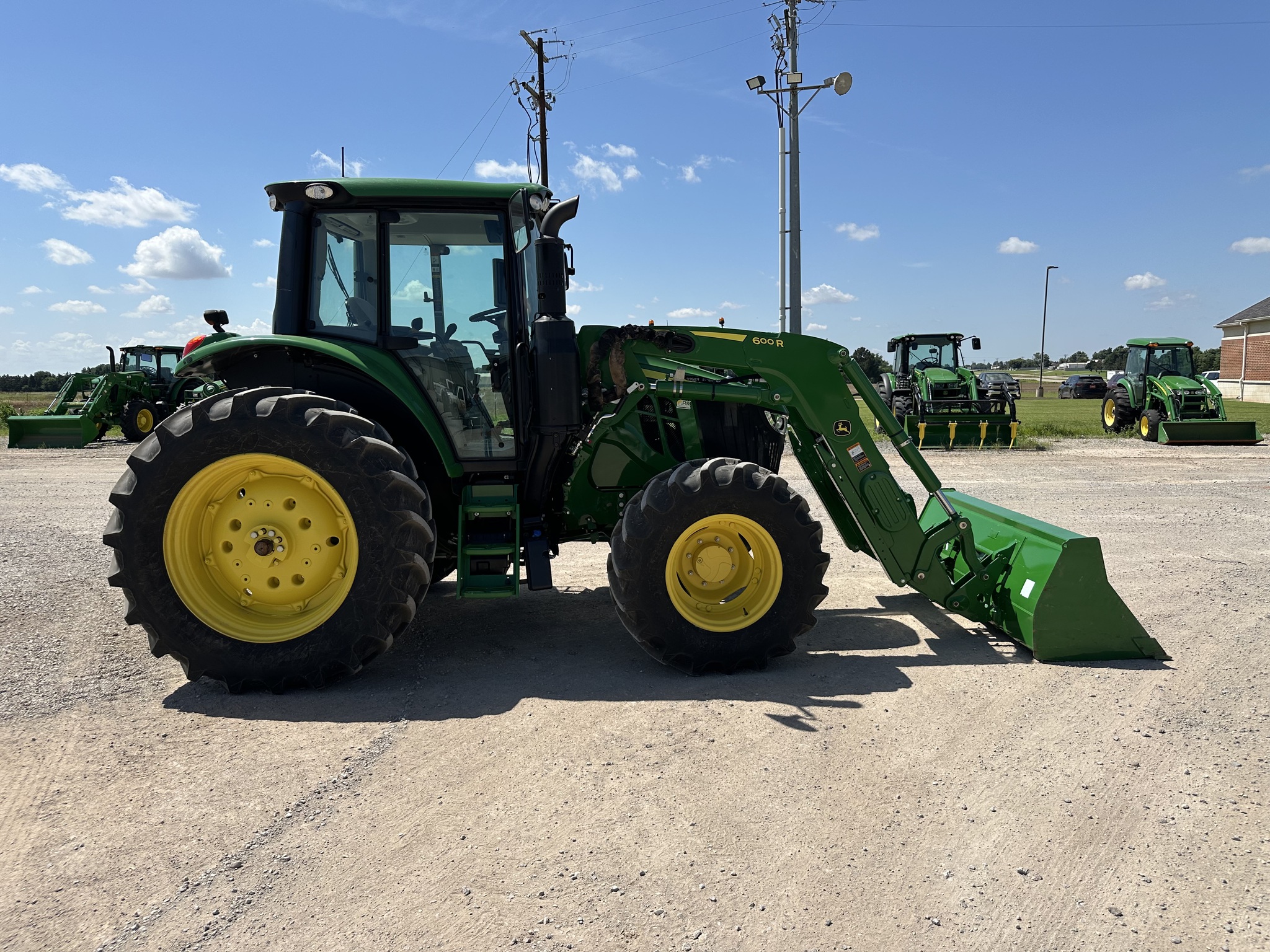 2023 John Deere 6120M Image 8
