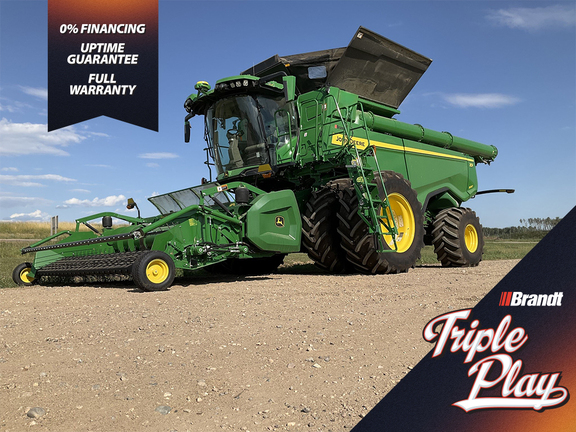 Photo of a 2022 John Deere X9 1100