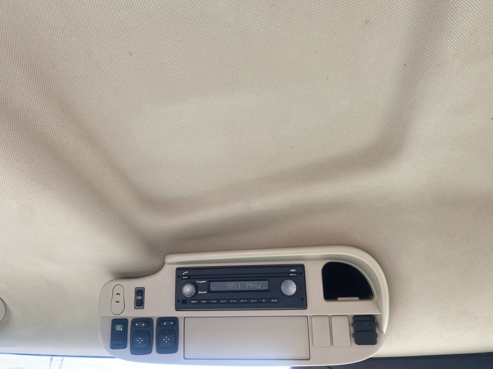 2019 John Deere 6145R Image 13