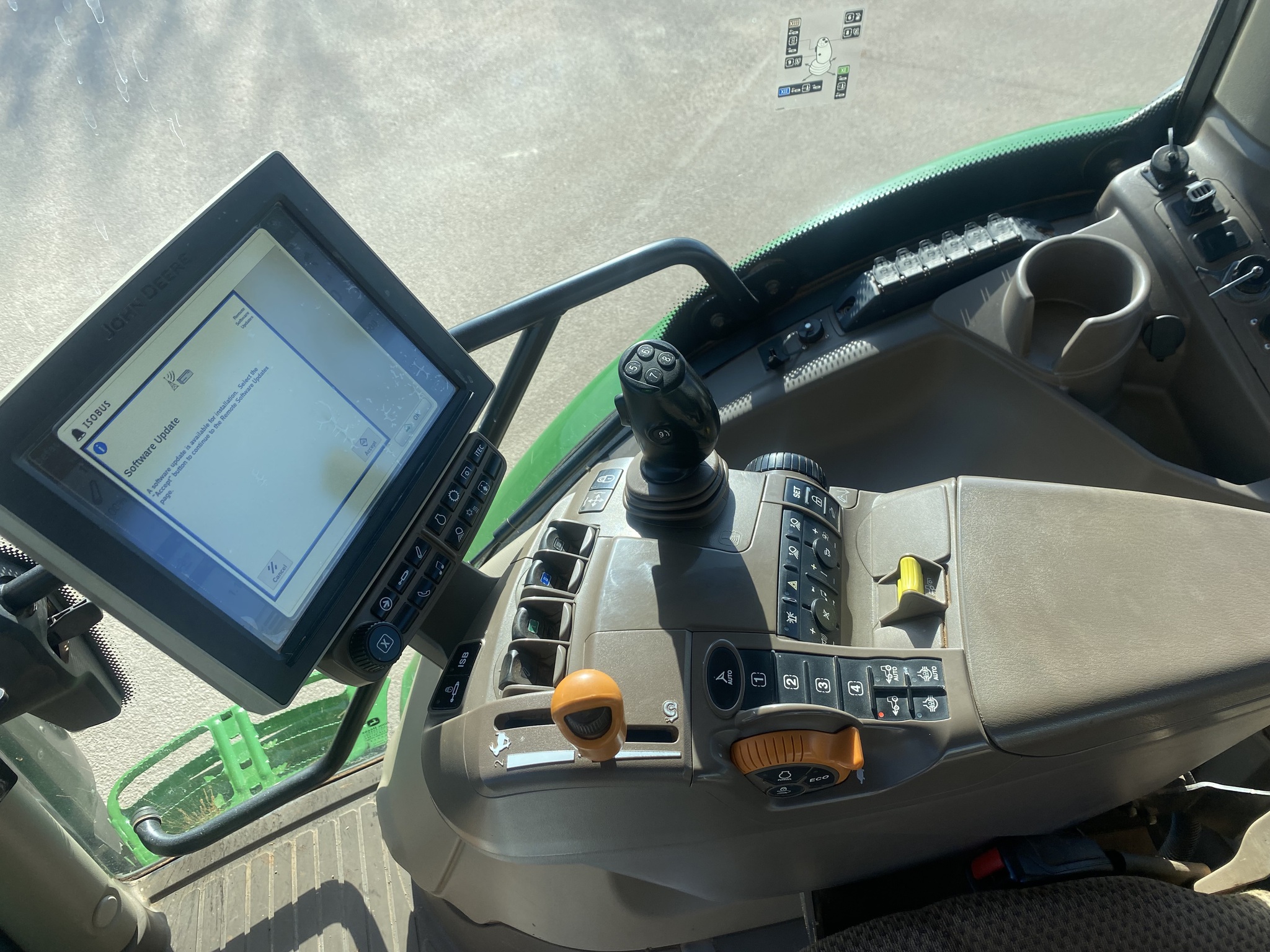 2019 John Deere 6145R Image 15