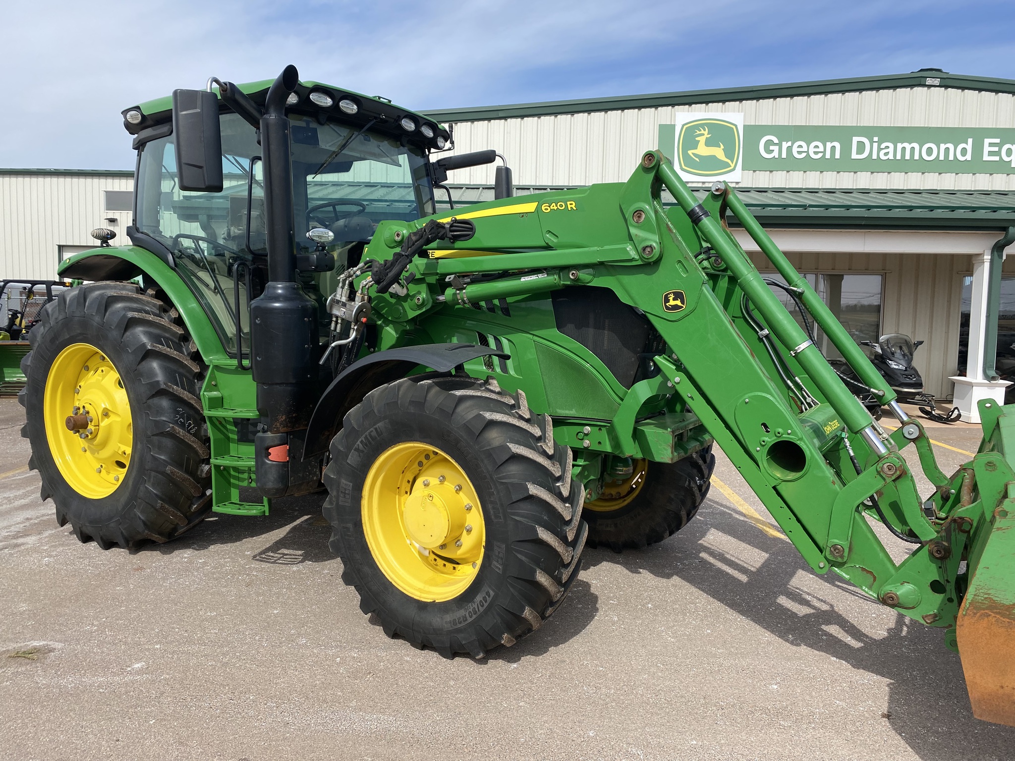 2019 John Deere 6145R Image 2
