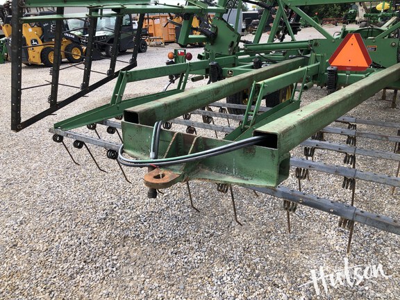 Photo of 1999 John Deere 726