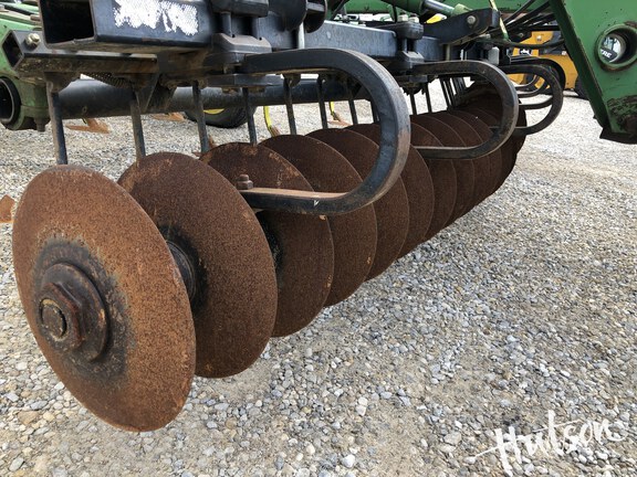 Photo of 1999 John Deere 726