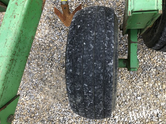 Photo of 1999 John Deere 726