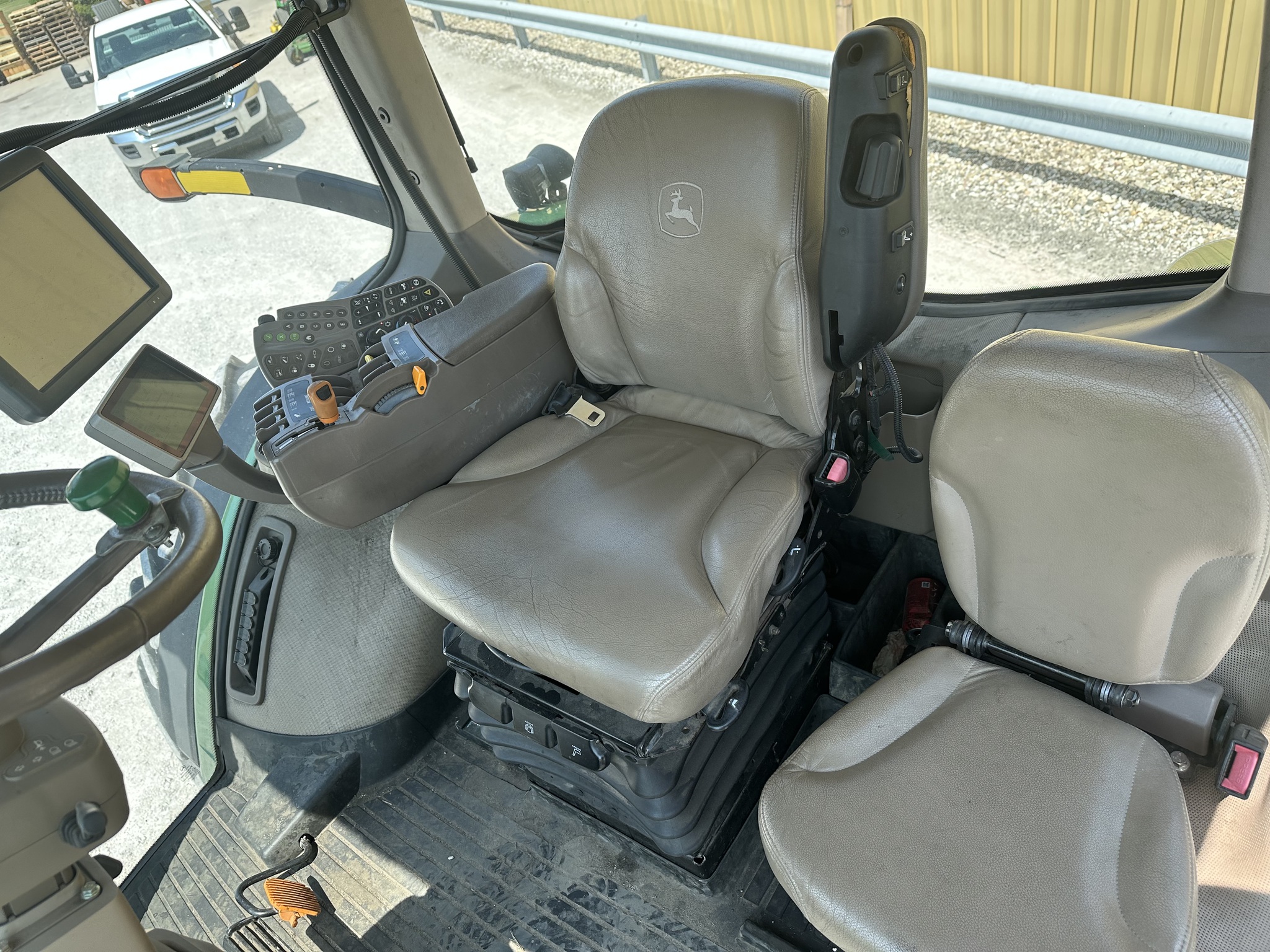 2010 John Deere 8345R Image 9
