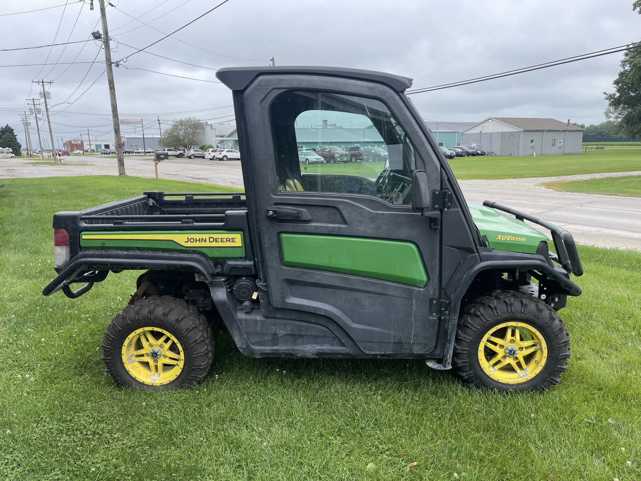  2021 John Deere XUV 835M at Heritage Tractor in Roanoke, IL