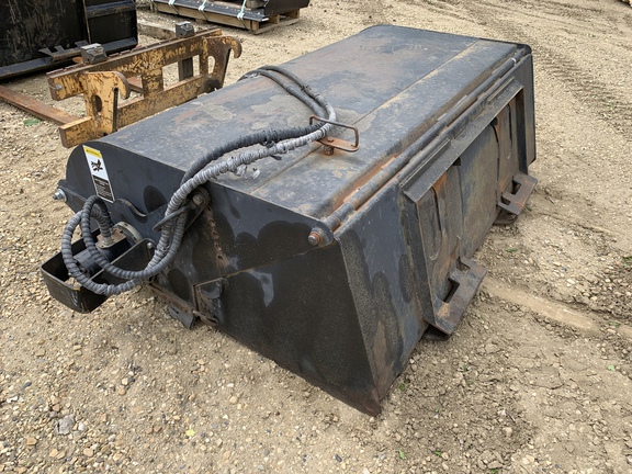 Used 2012 John Deere BR72 CCE Attachments at Horizon Ag & Turf in Edmonton West, AB - Photo2