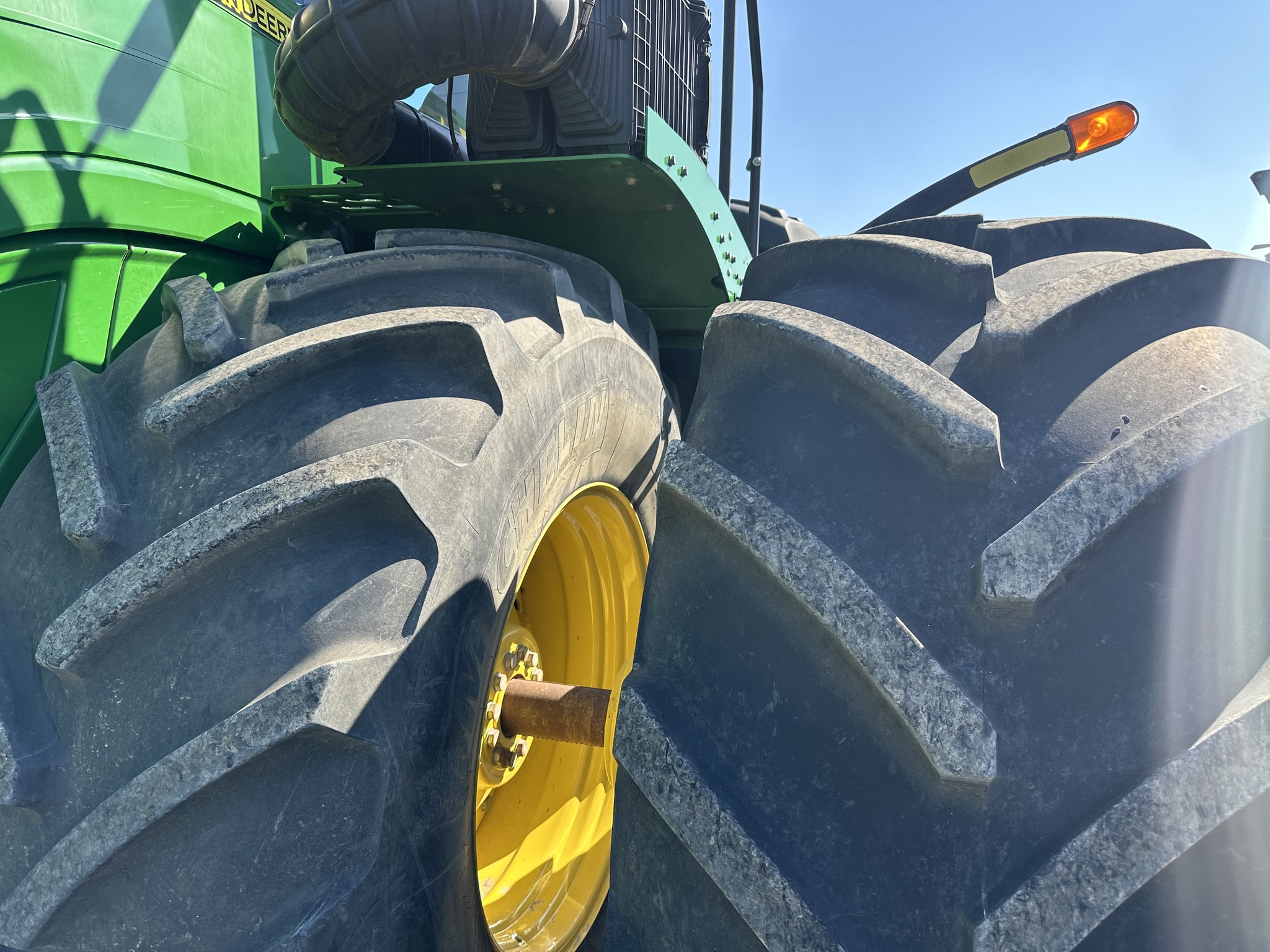 2017 John Deere 9570R Image 10