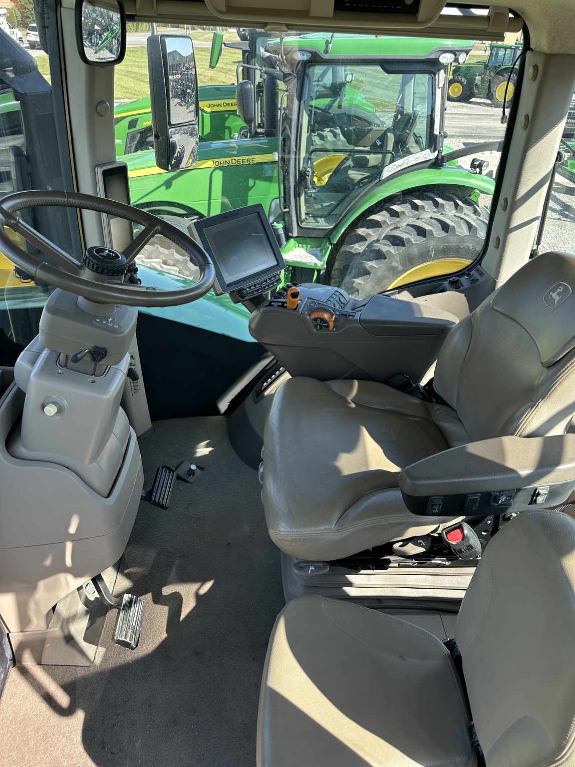 2017 John Deere 9570R Image 3