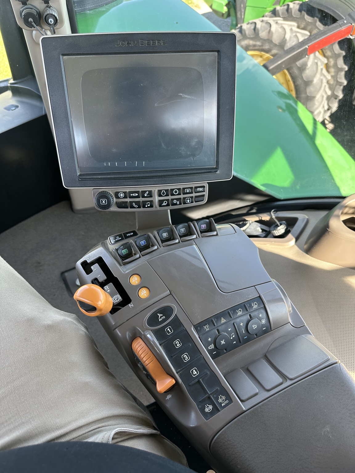 2017 John Deere 9570R Image 2