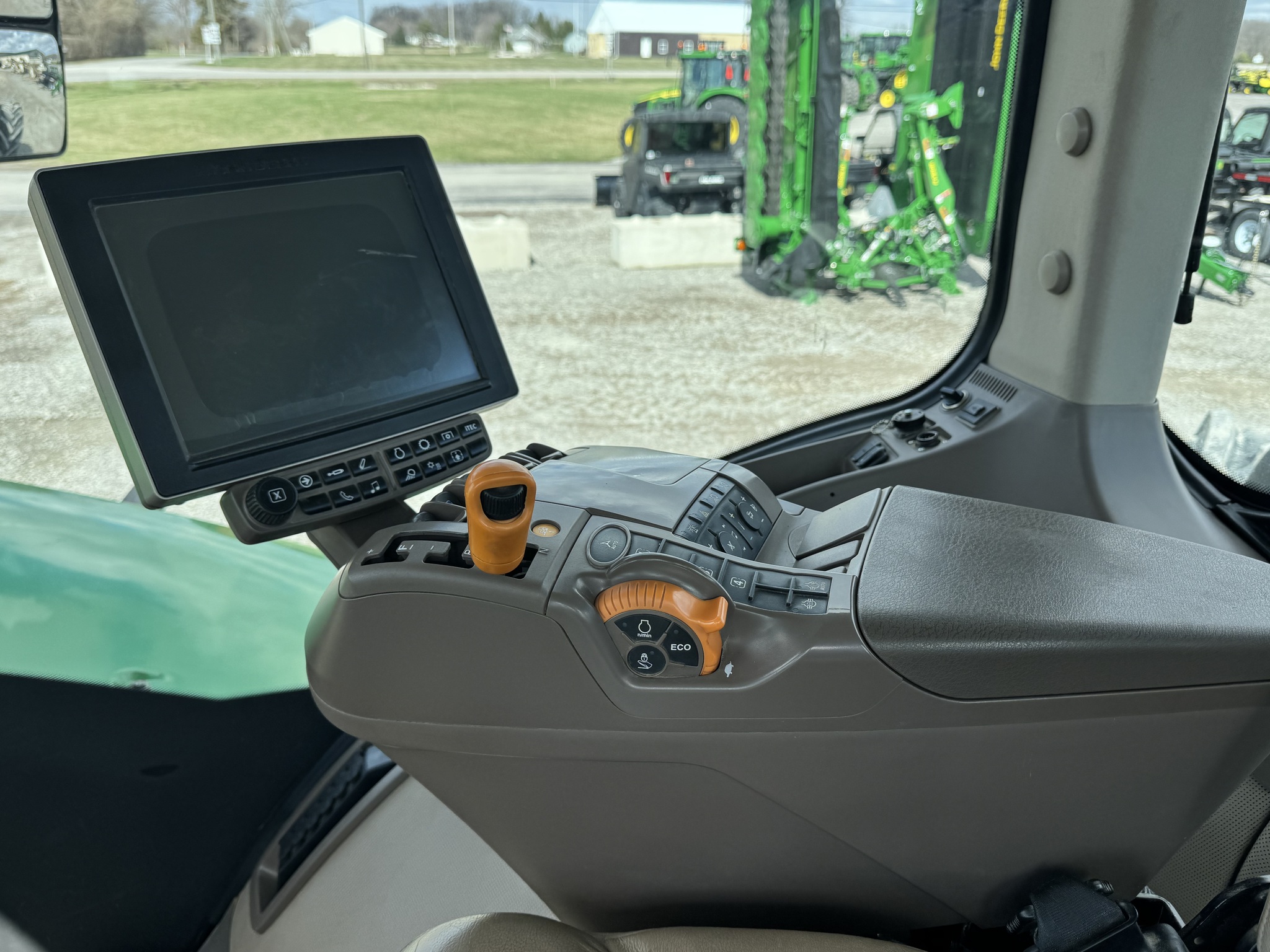 2017 John Deere 9570R Image 10