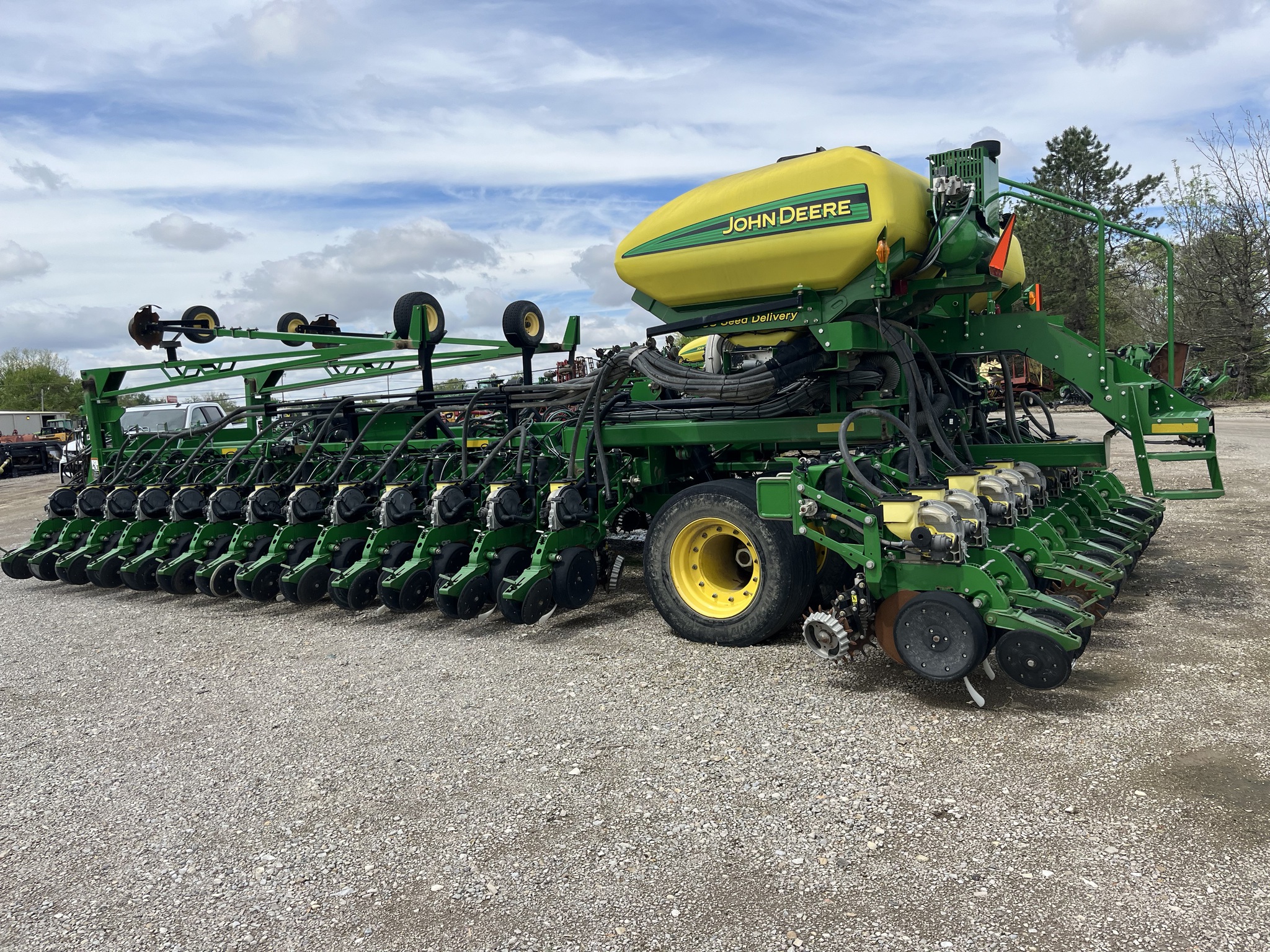 2014 John Deere DB60 Image 2
