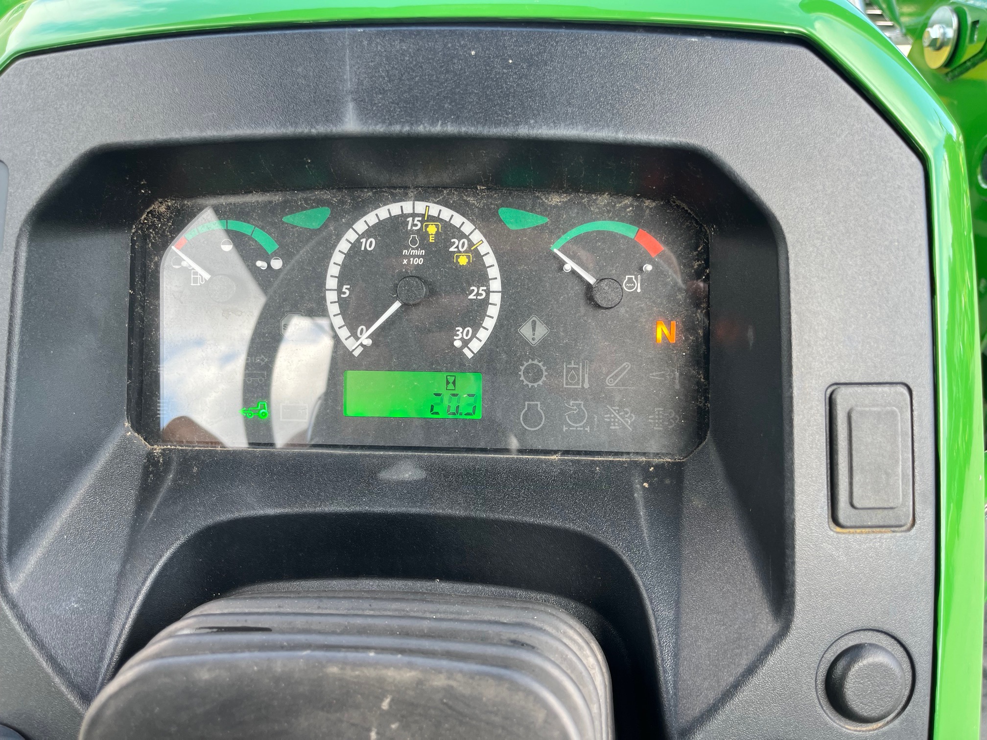 2023 John Deere 5067E Image 5